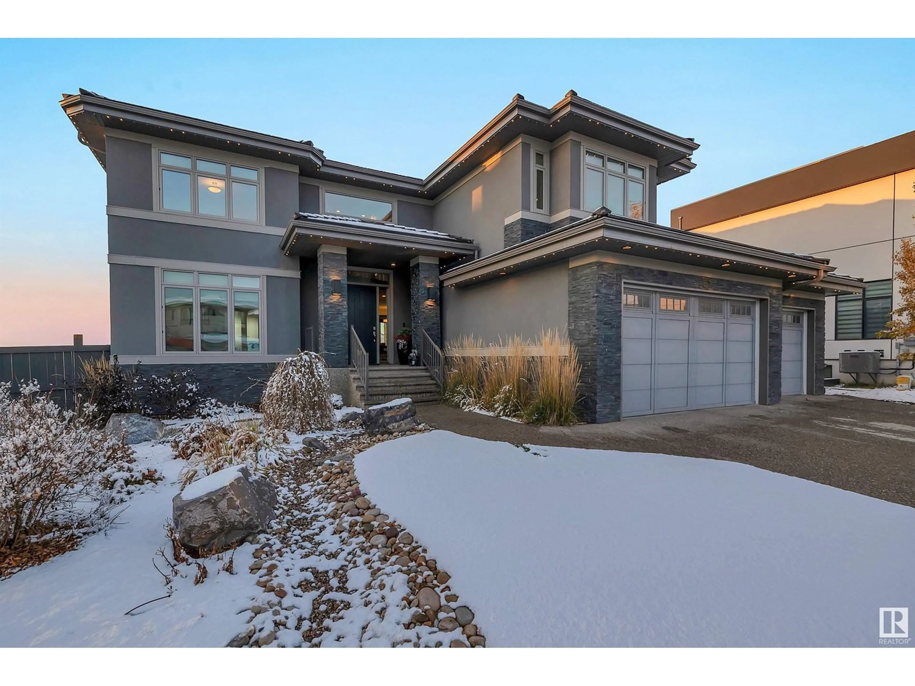 Frontside or backside of a home, the street view for 4510 WINGFIELD BA NW, Edmonton Alberta T6W2E1