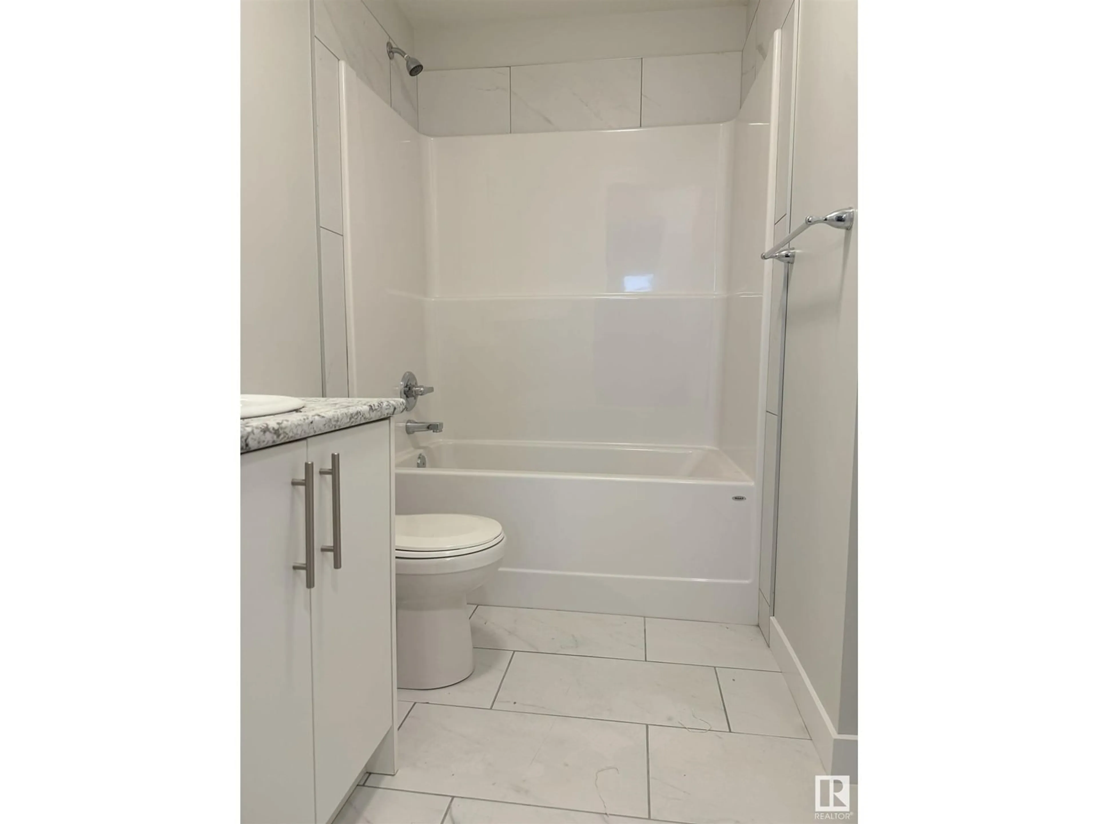 Bathroom, not visible floor for 12219/12221 77 ST NW, Edmonton Alberta T5B2G9