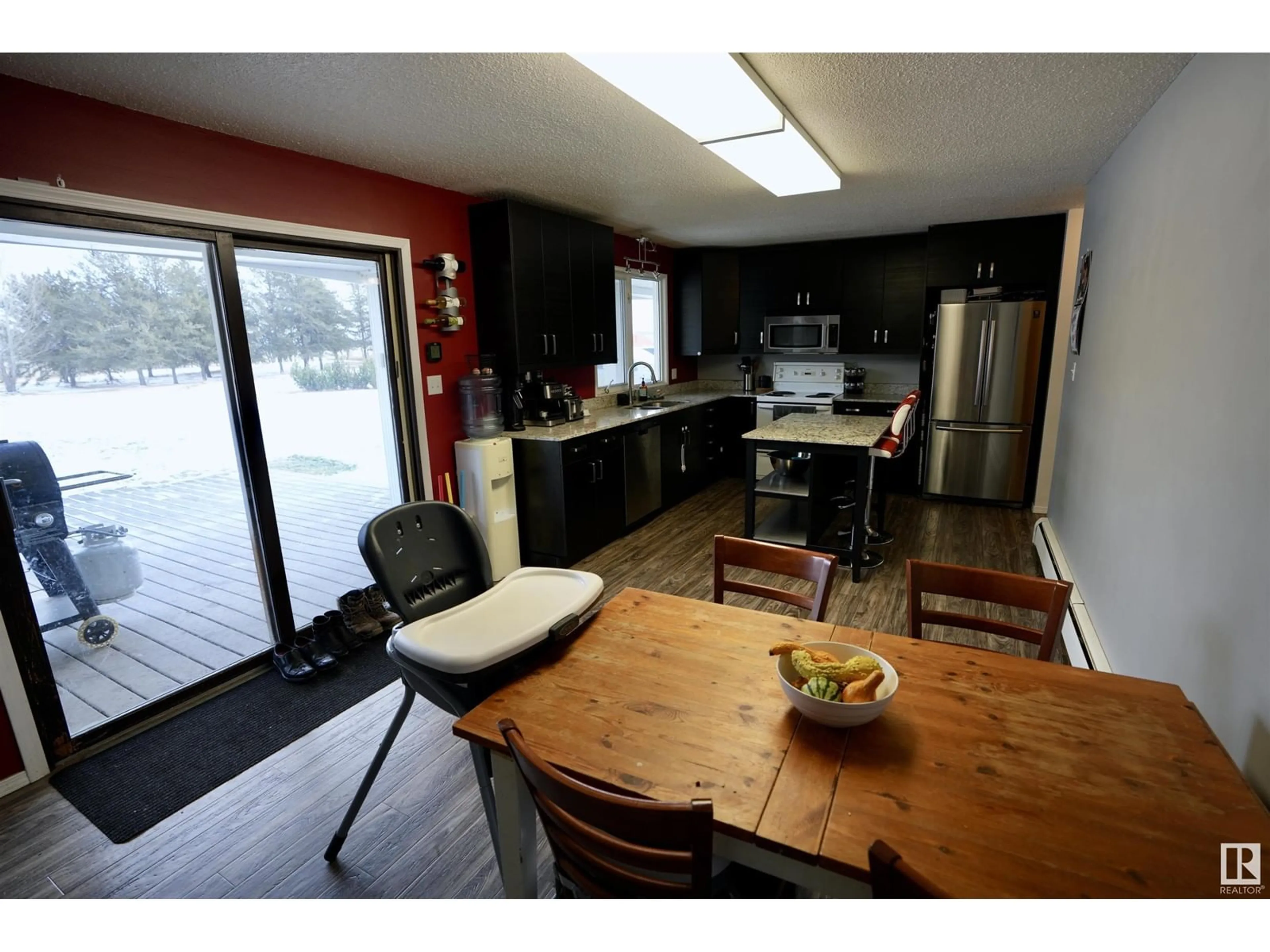 Open concept kitchen for 105 58114 RR 83, Rural St. Paul County Alberta T0A3A0