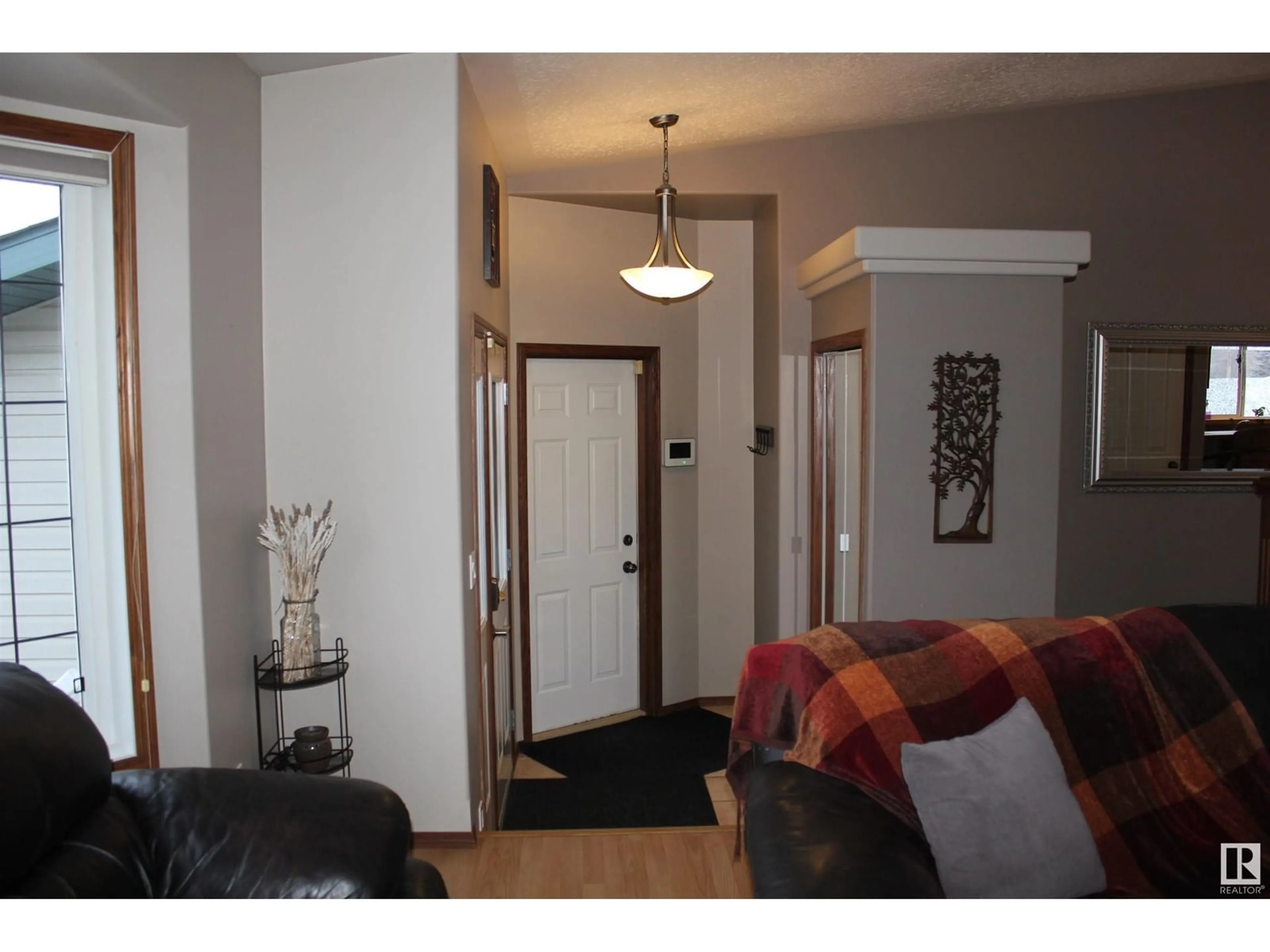Indoor entryway for 5314 52 AV, Elk Point Alberta T0A1A0