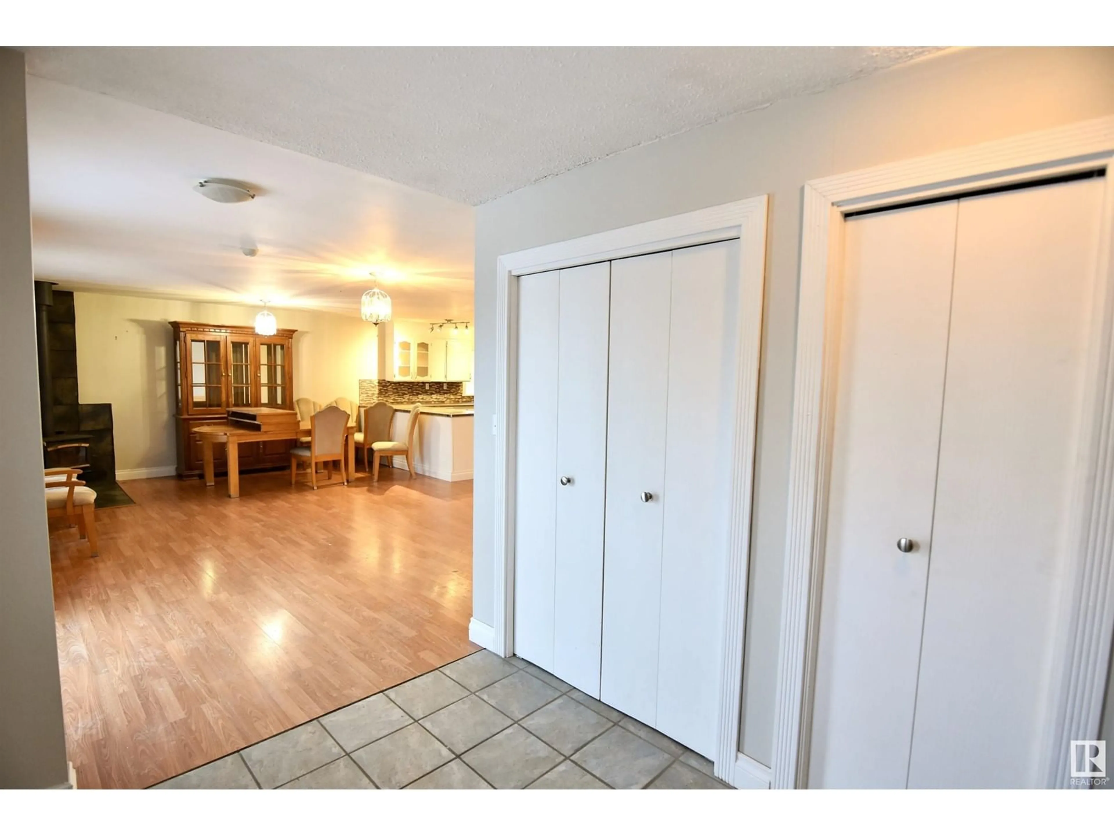 Indoor entryway, wood floors for B 58119 RR 90, Rural St. Paul County Alberta T0A3A1