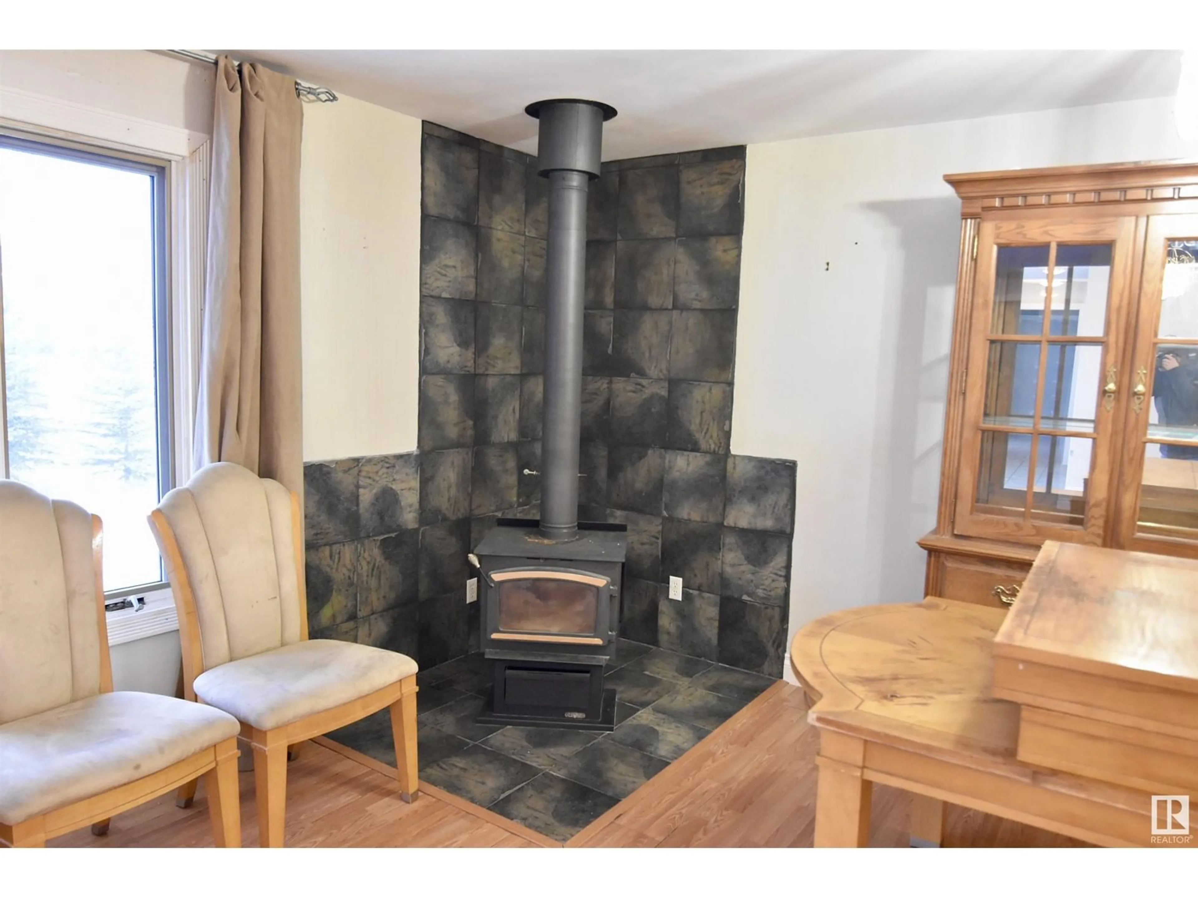 Living room, ceramic floors for B 58119 RR 90, Rural St. Paul County Alberta T0A3A1