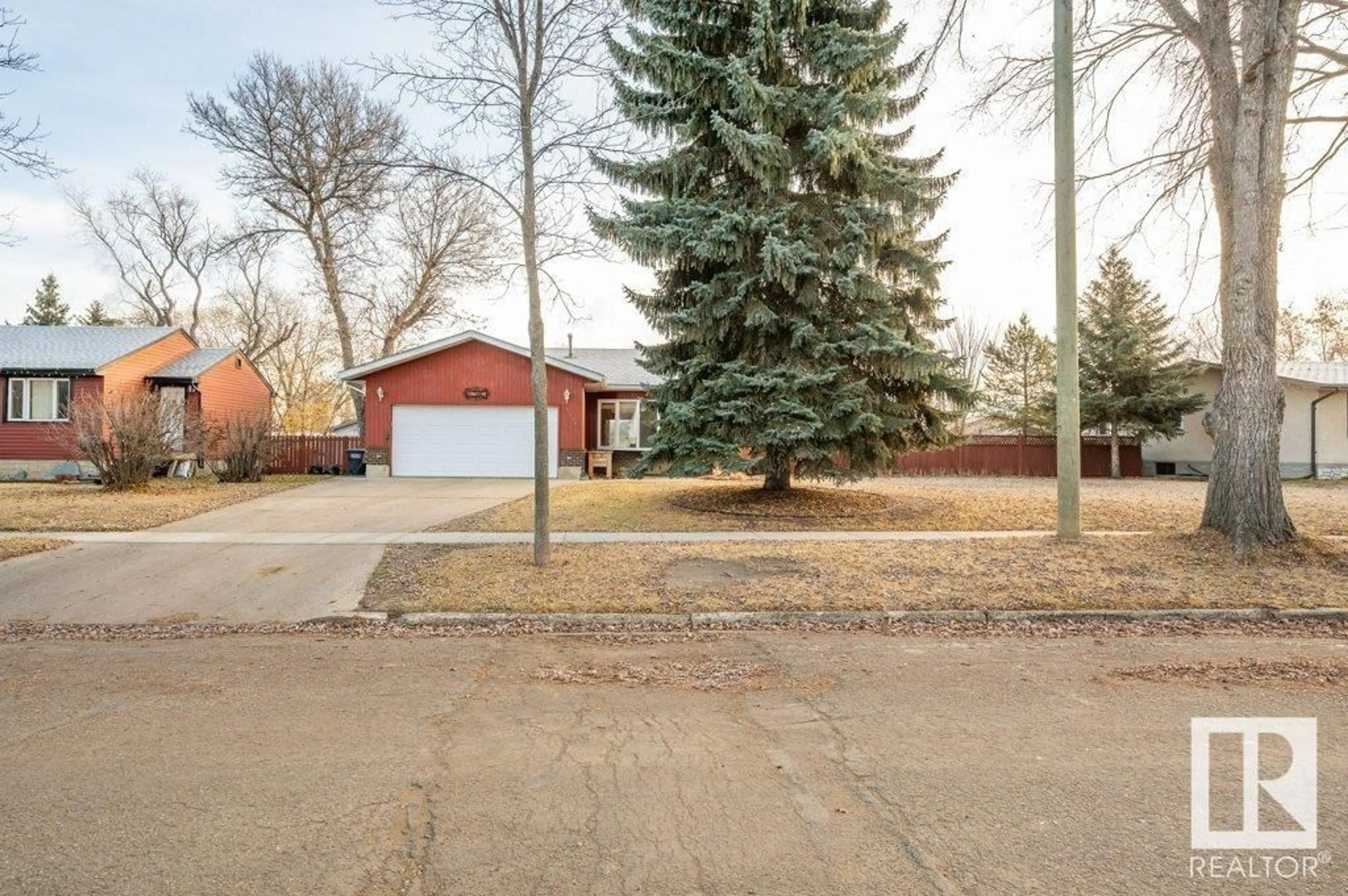 Frontside or backside of a home, the street view for 5219 54 ST, Redwater Alberta T0A2W0