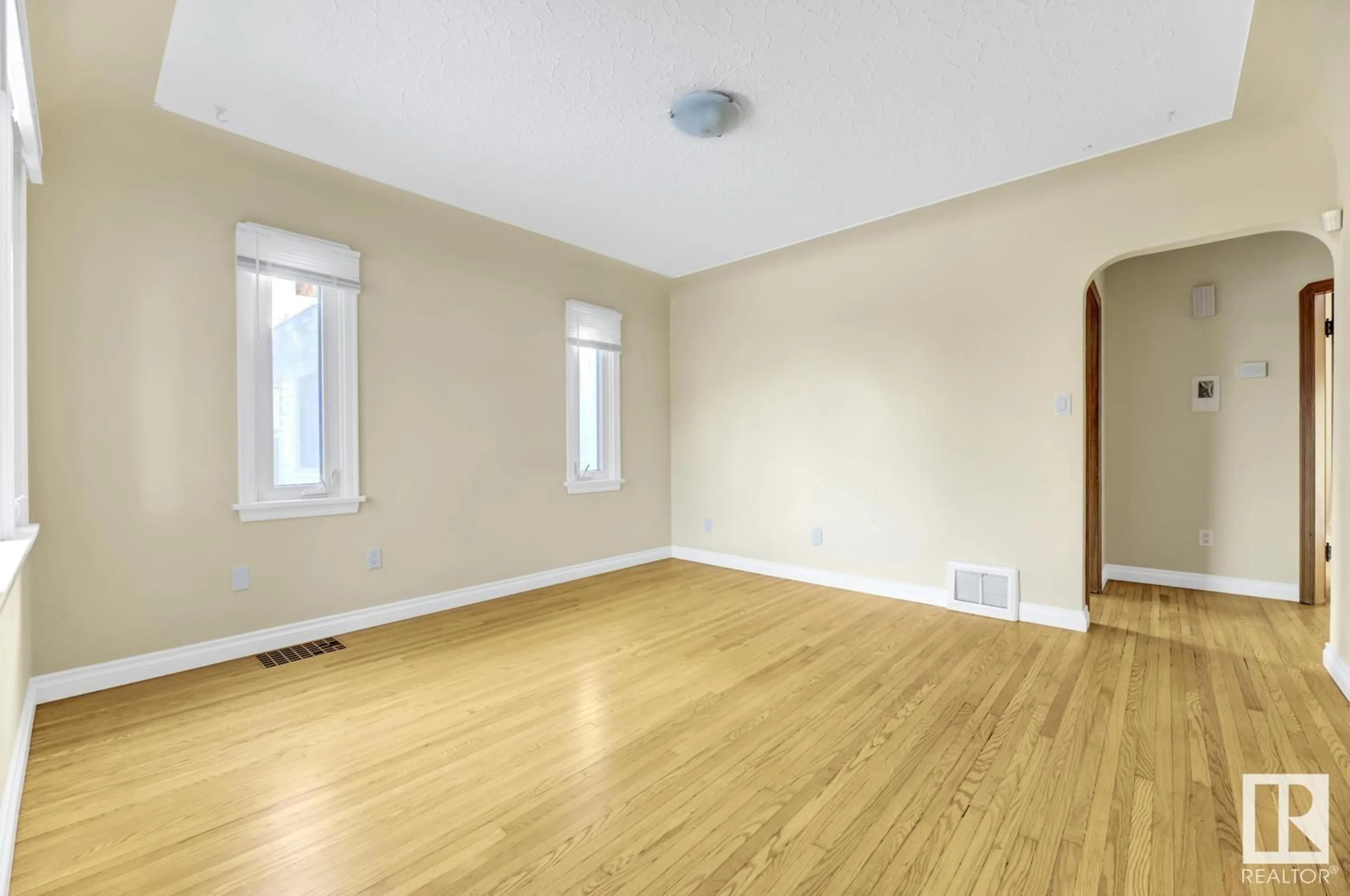 A pic of a room, wood floors for 12320 86 ST NW, Edmonton Alberta T5B3L2