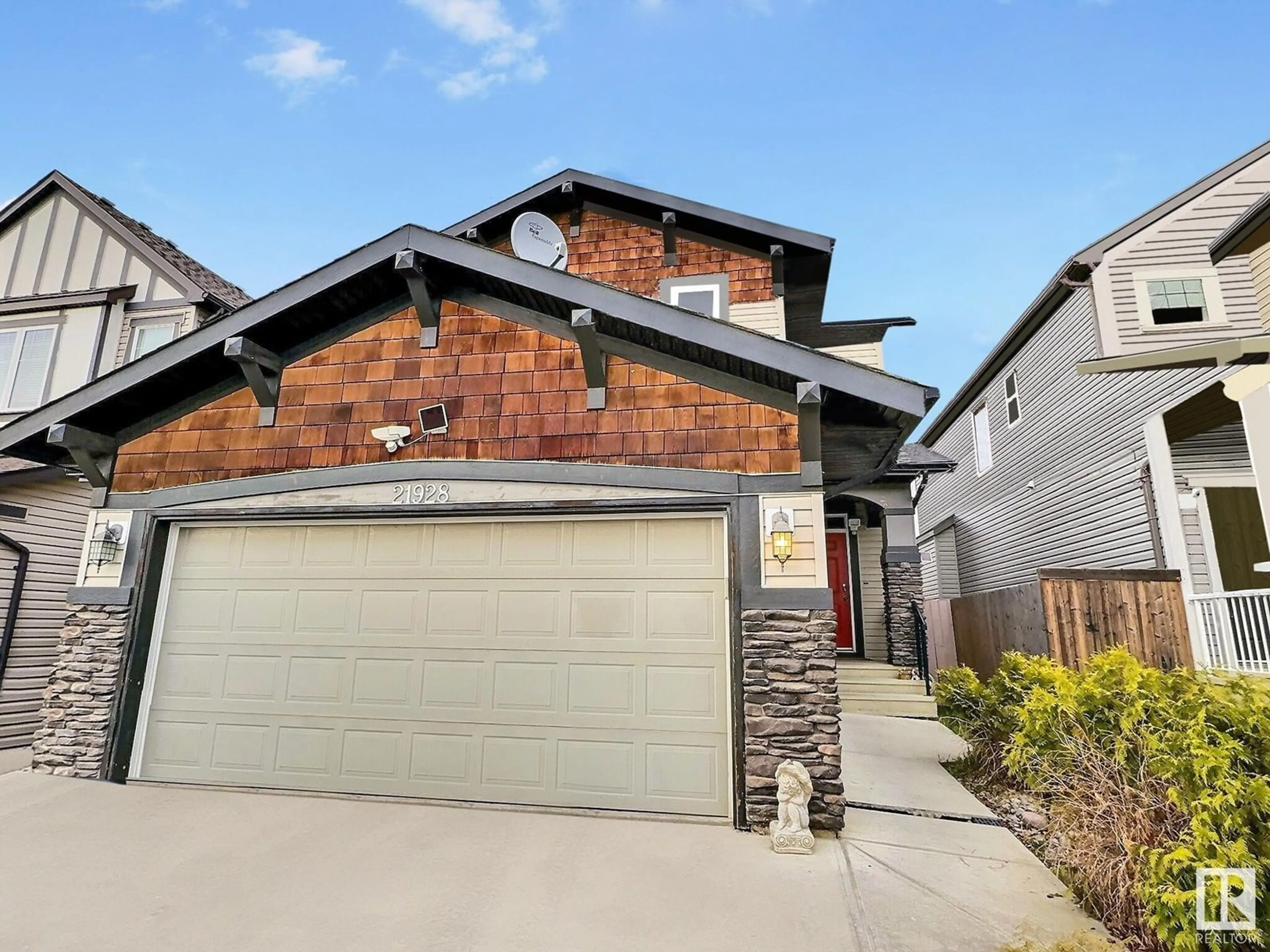 Frontside or backside of a home, the street view for 21928 97 AV NW, Edmonton Alberta T5T4H6