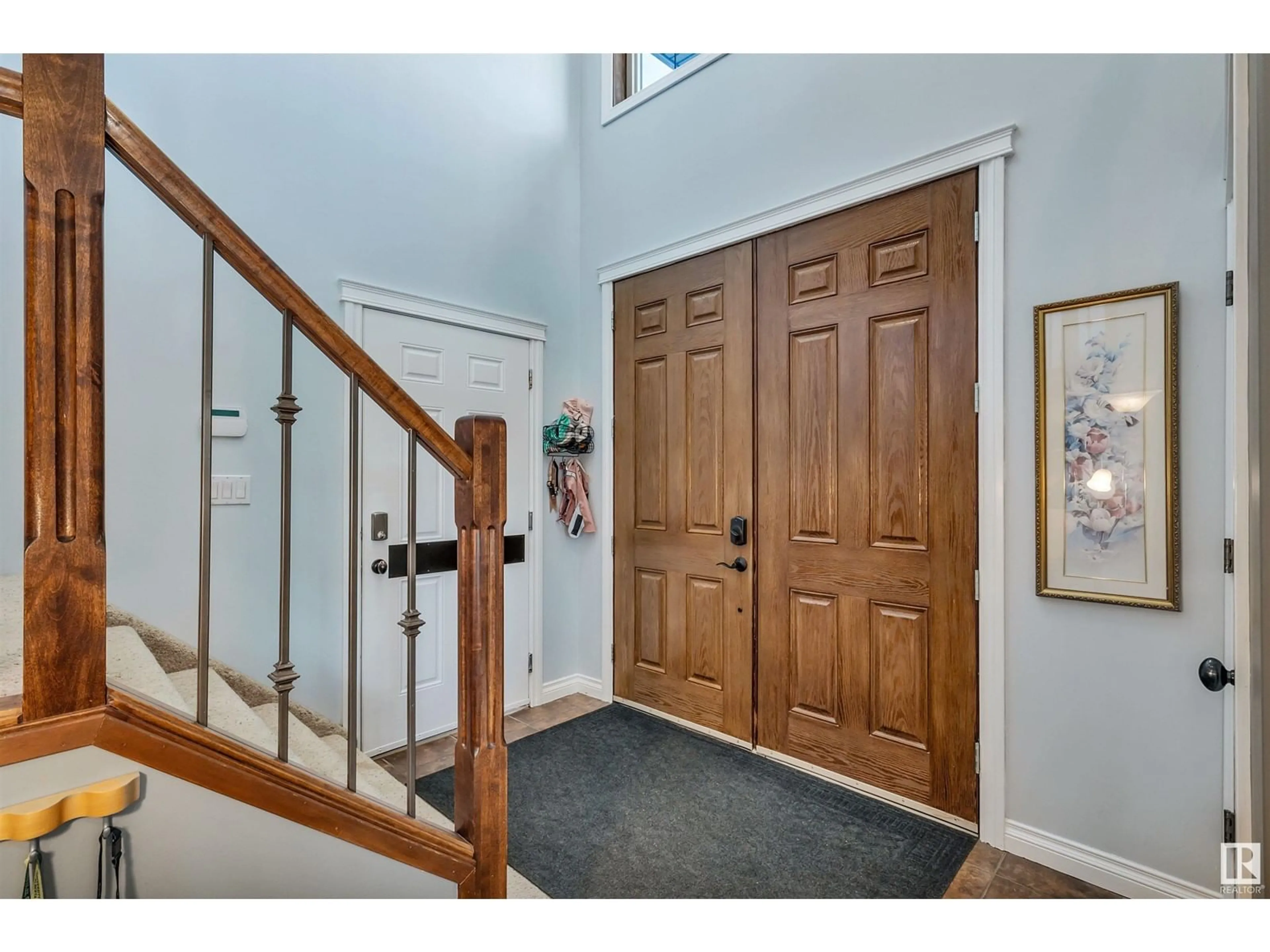 Indoor entryway, wood floors for 104 Linksview DR, Spruce Grove Alberta T7X4L6