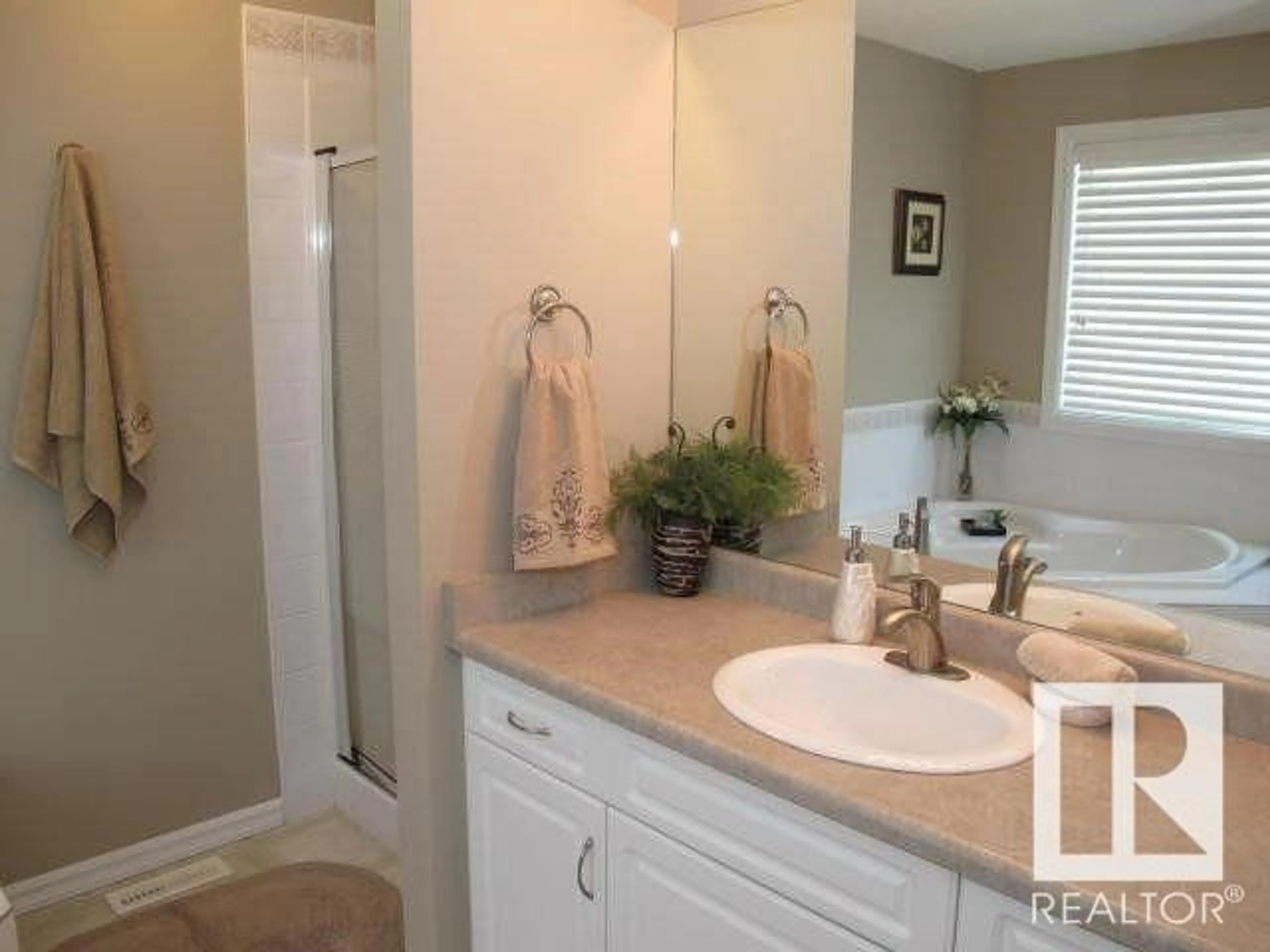 Bathroom, ceramic floors for 61 CAVAN CR, Sherwood Park Alberta T8H2K6