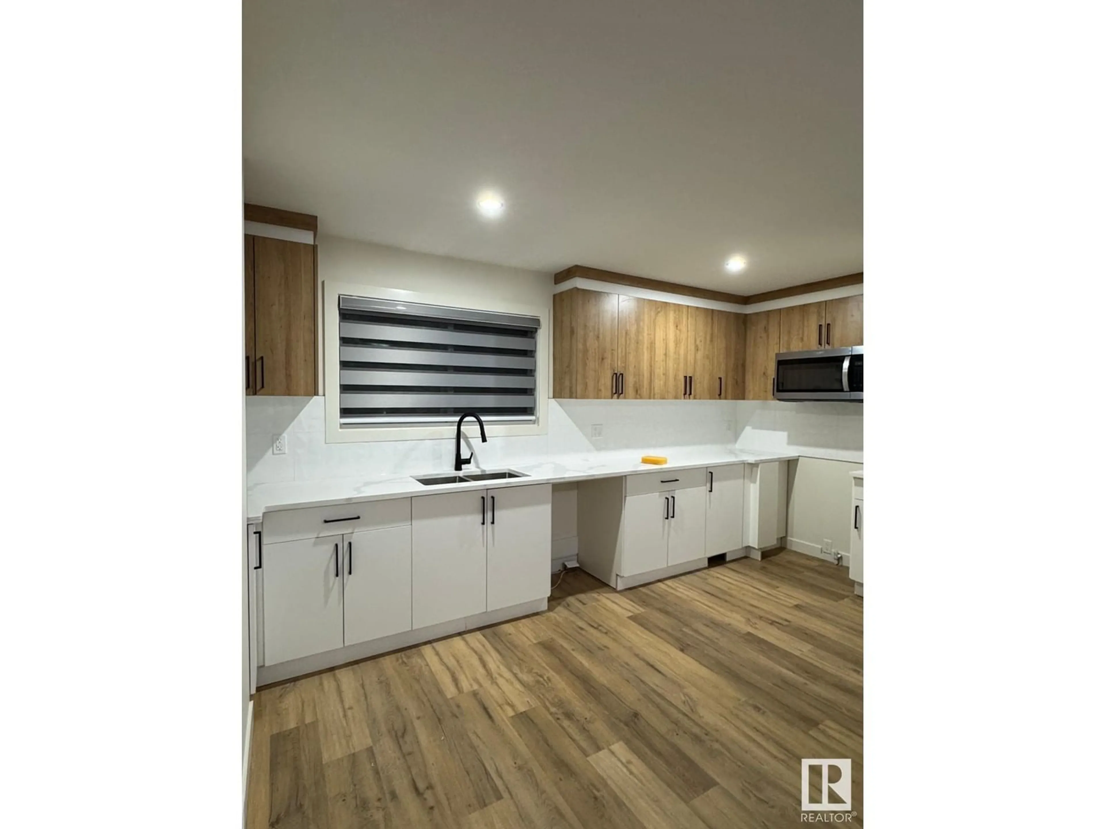 Open concept kitchen for 1900 LAKEWOOD S NW, Edmonton Alberta T6K3W8