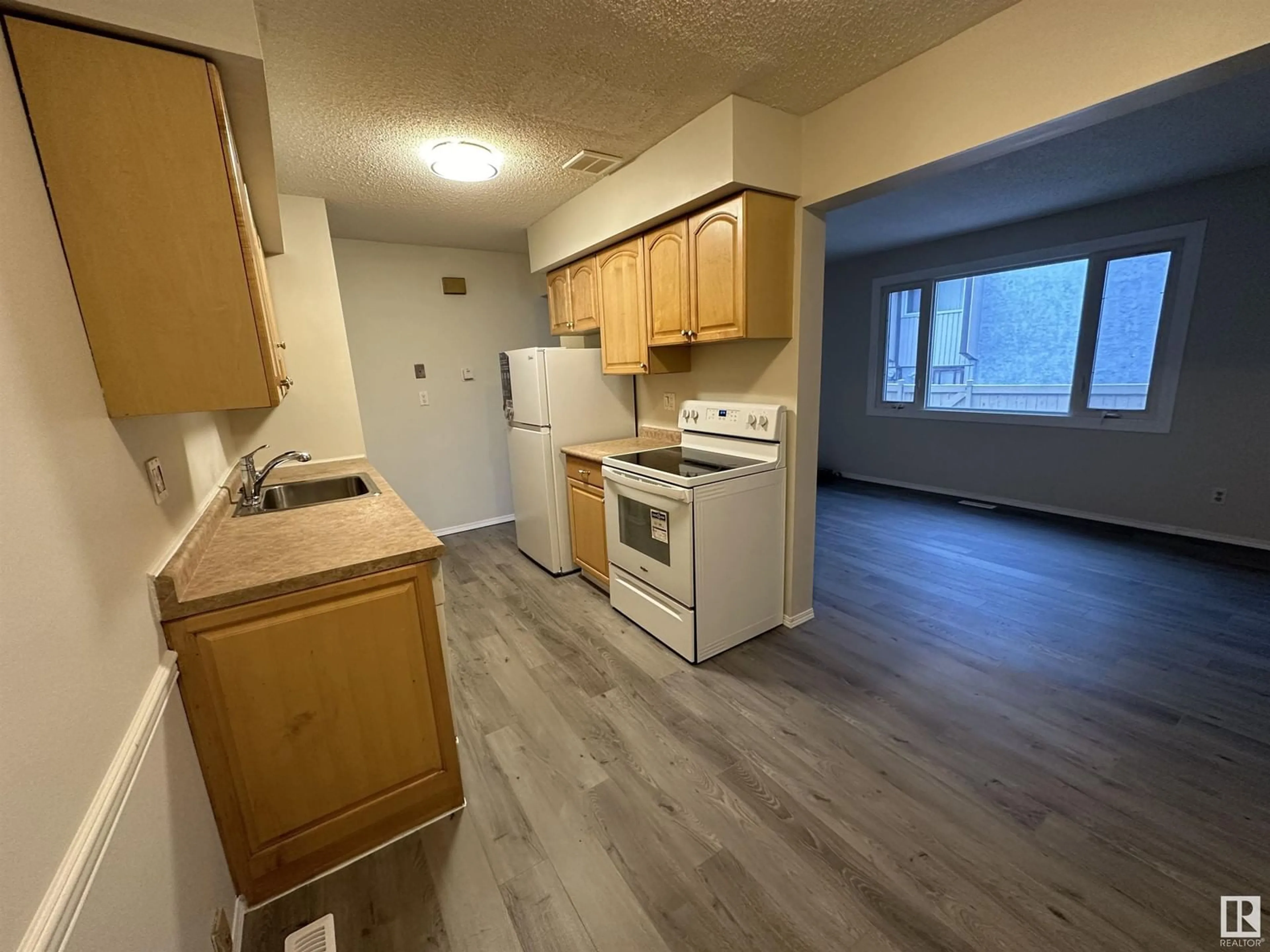 Standard kitchen, unknown floor for #5 14130 80 ST NW, Edmonton Alberta T5C1L6