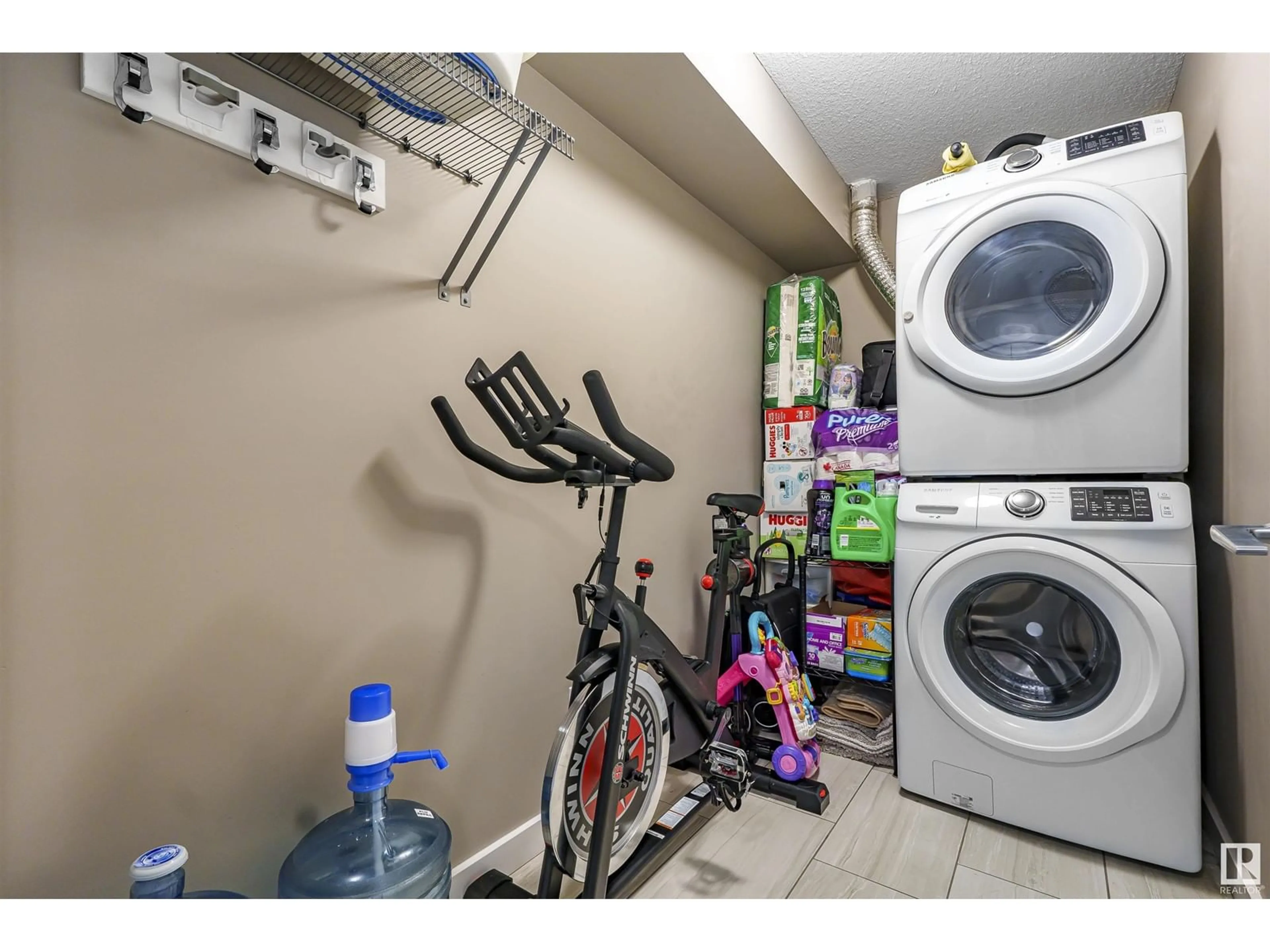 Laundry room for 223 5504 Schonsee DR NW NW, Edmonton Alberta T5Z0N9