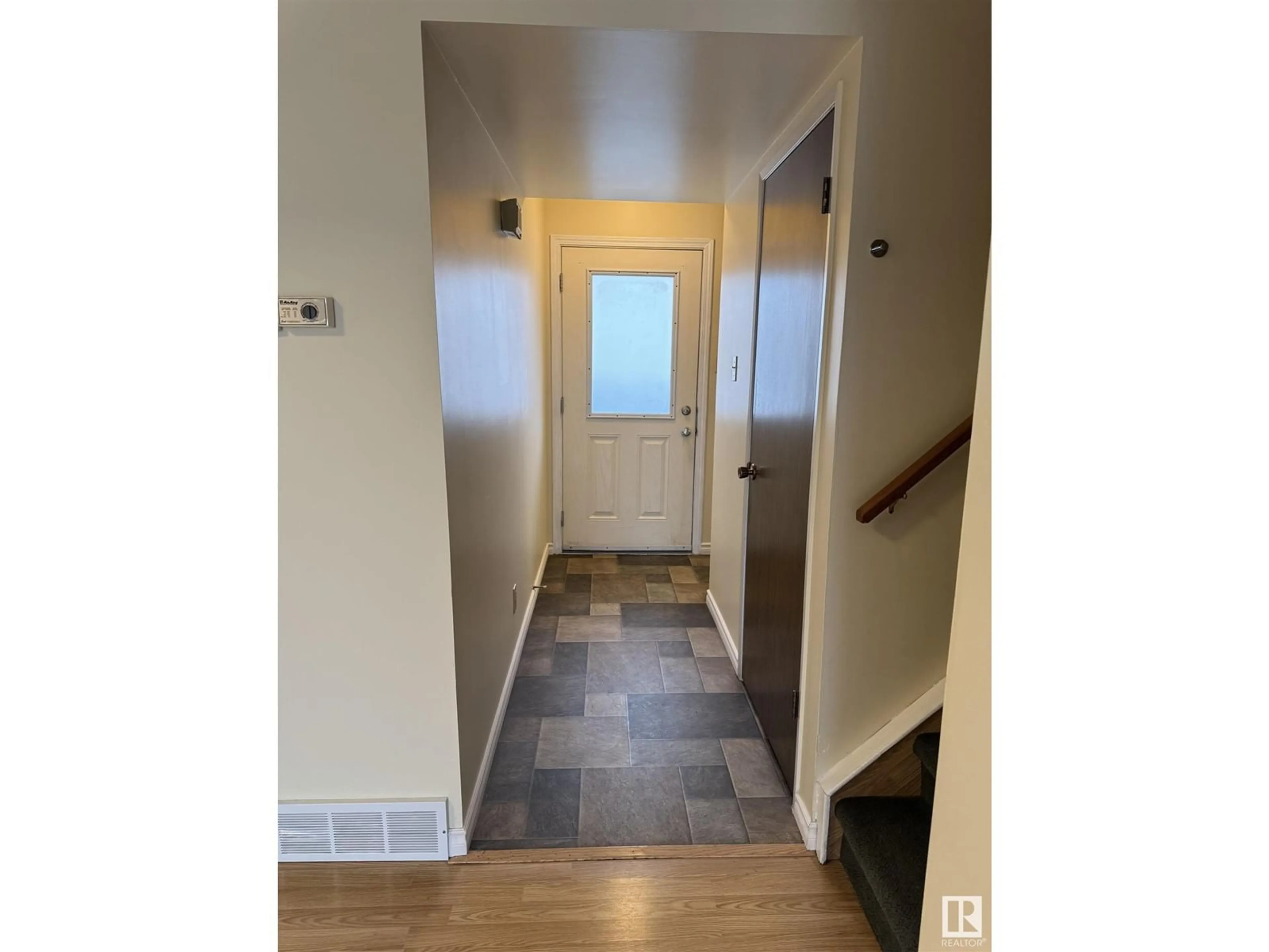 Indoor entryway, unknown floor for 11540 139 AV NW, Edmonton Alberta T5X3L4