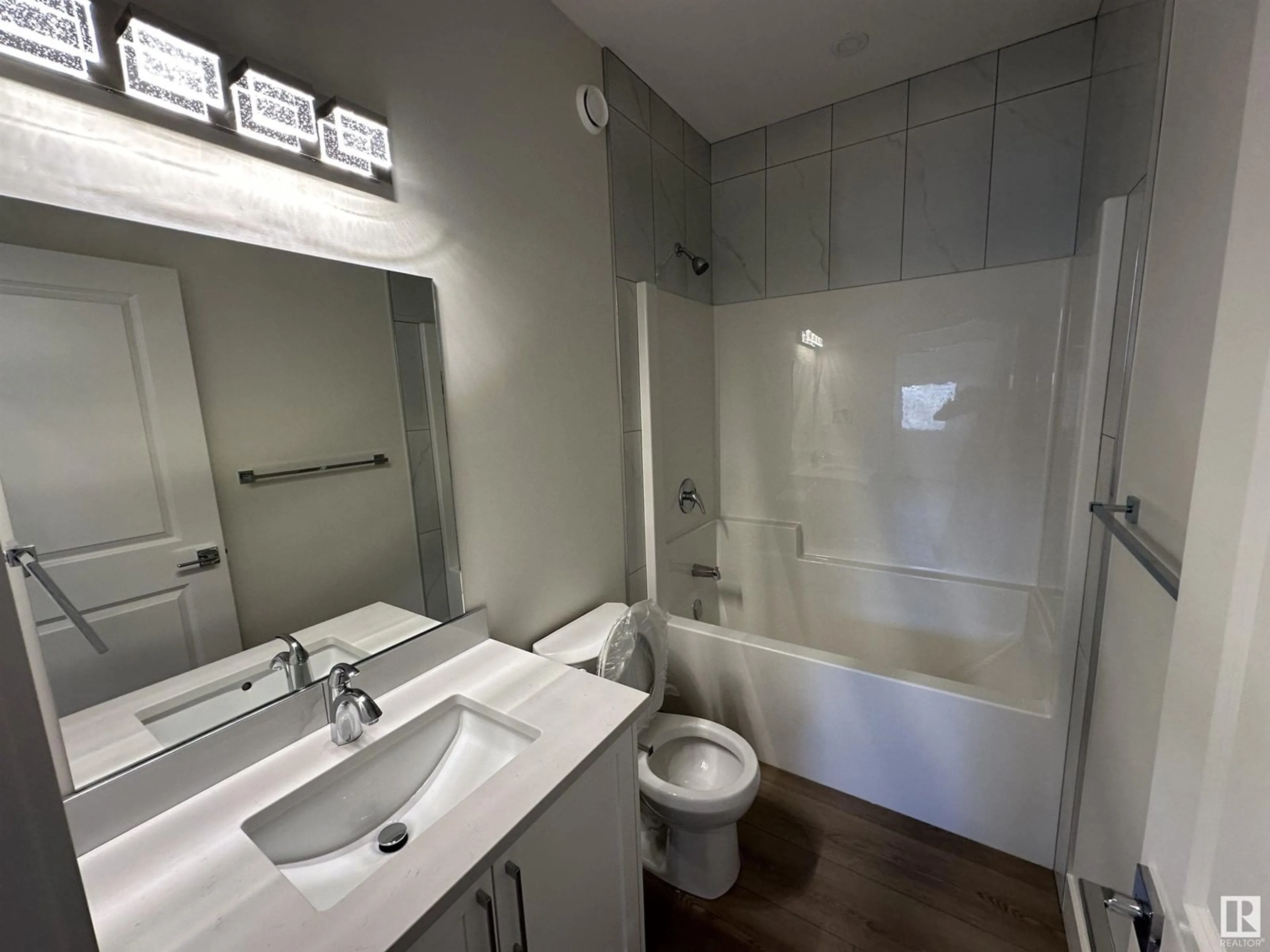 Standard bathroom, unknown for #16 - 5109 55 STREET, Wabamun Alberta T0E2K0