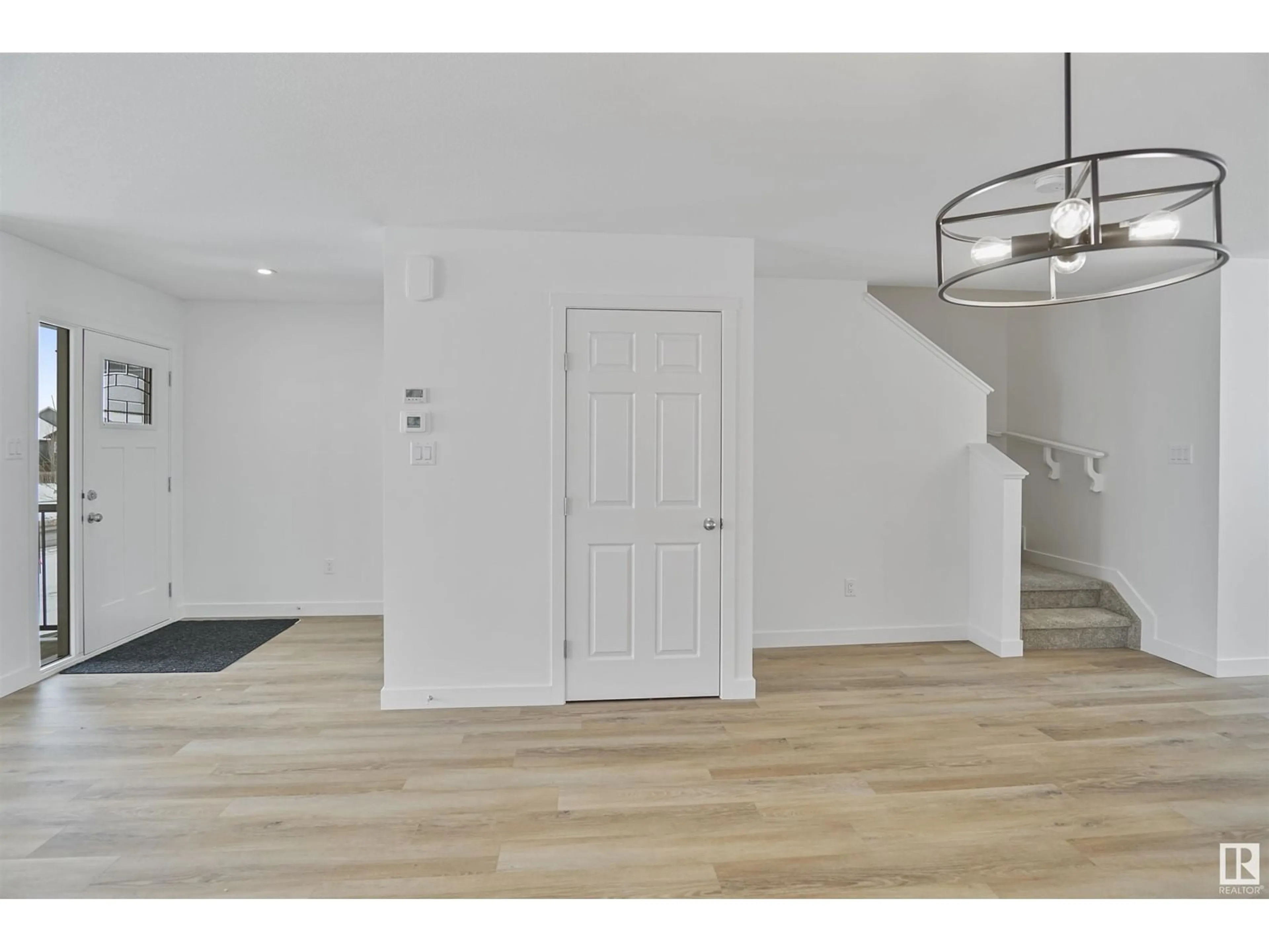 Indoor entryway, wood floors for 69 JENNIFER CR, St. Albert Alberta T8N7Z4