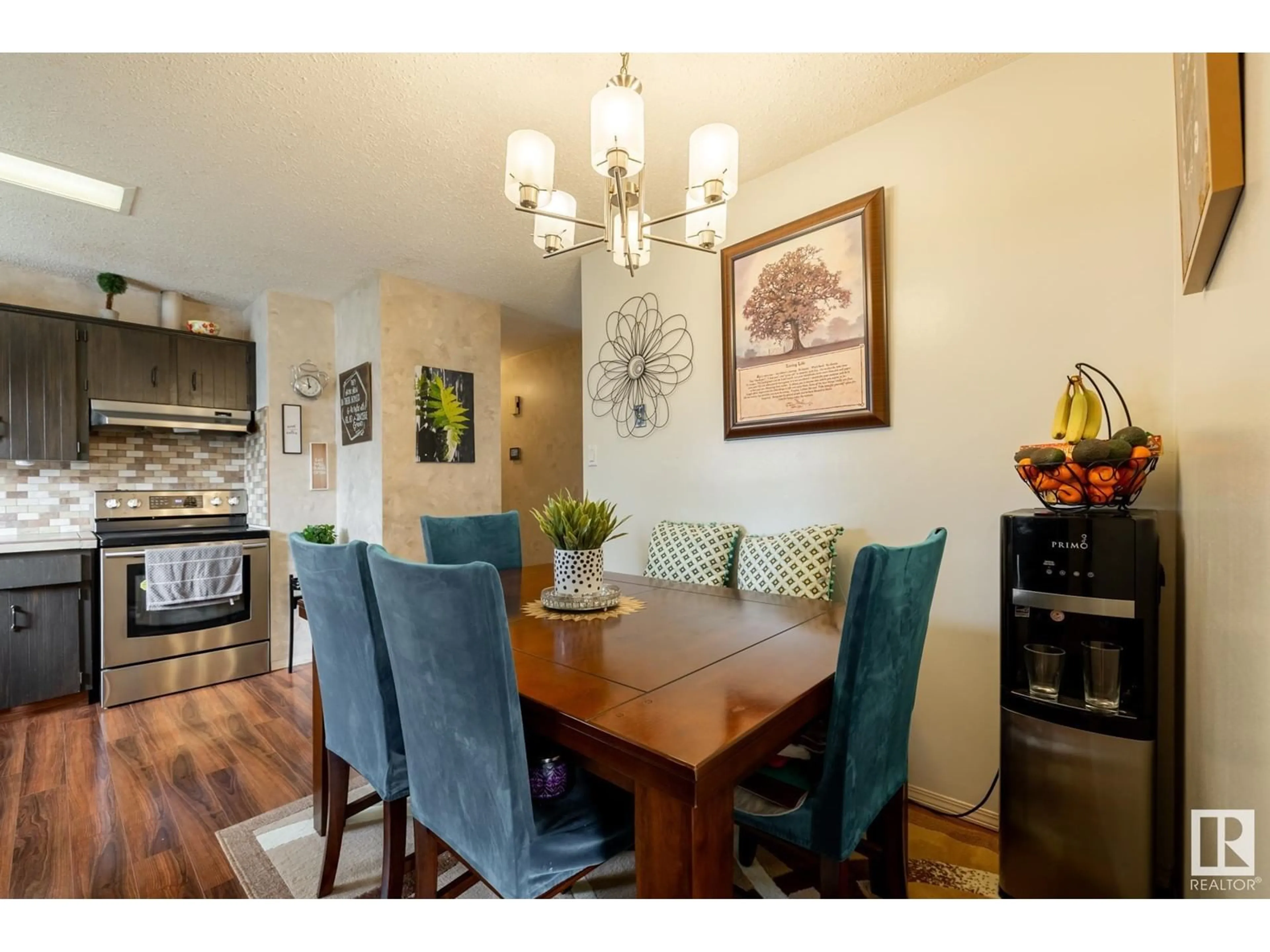 Dining room, wood floors for 331 GARDEN MEADOWS DR, Wetaskiwin Alberta T9A2X8