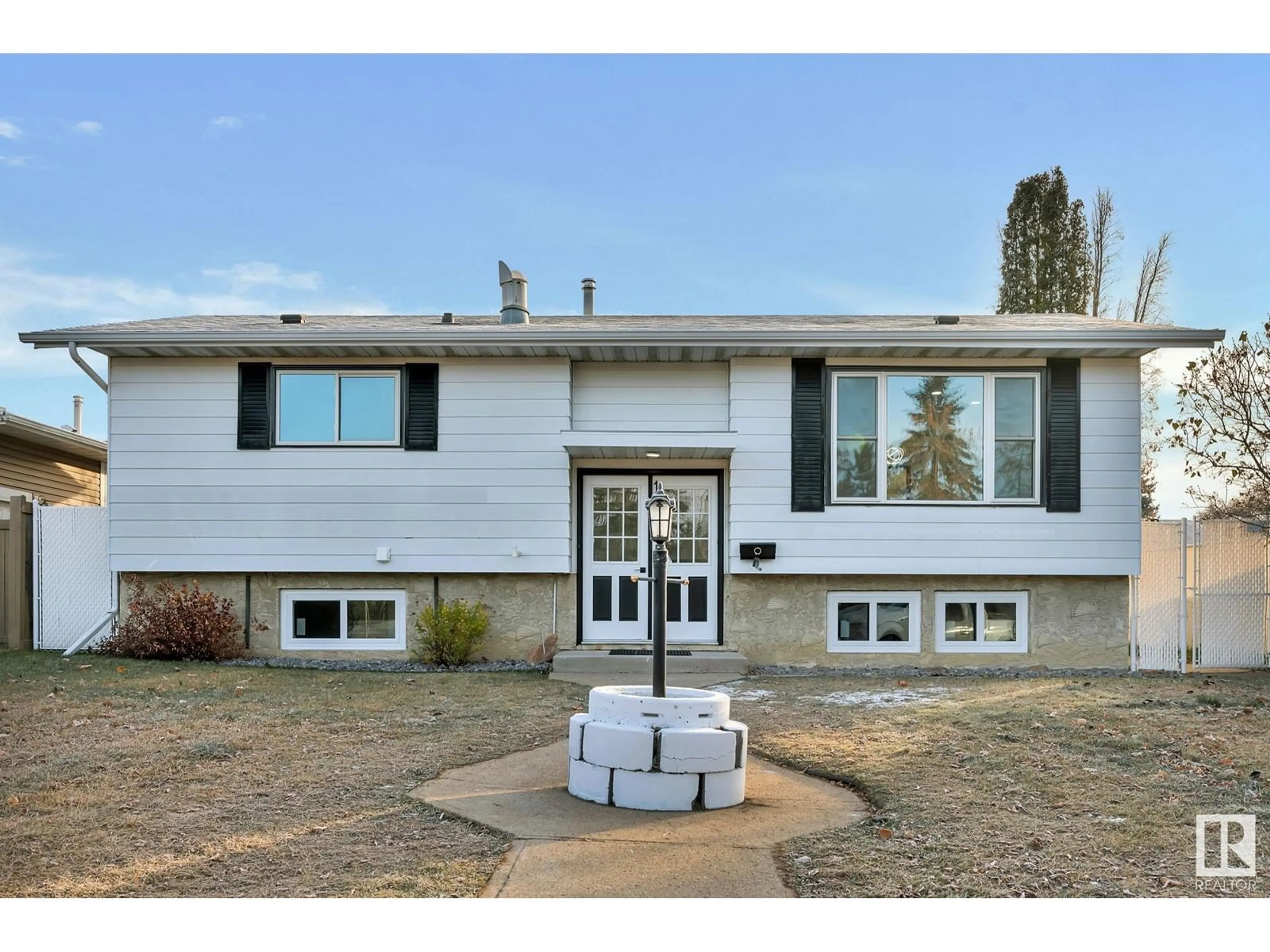 Frontside or backside of a home for 1350 Knottwood Rd E NW, Edmonton Alberta T6K2J8