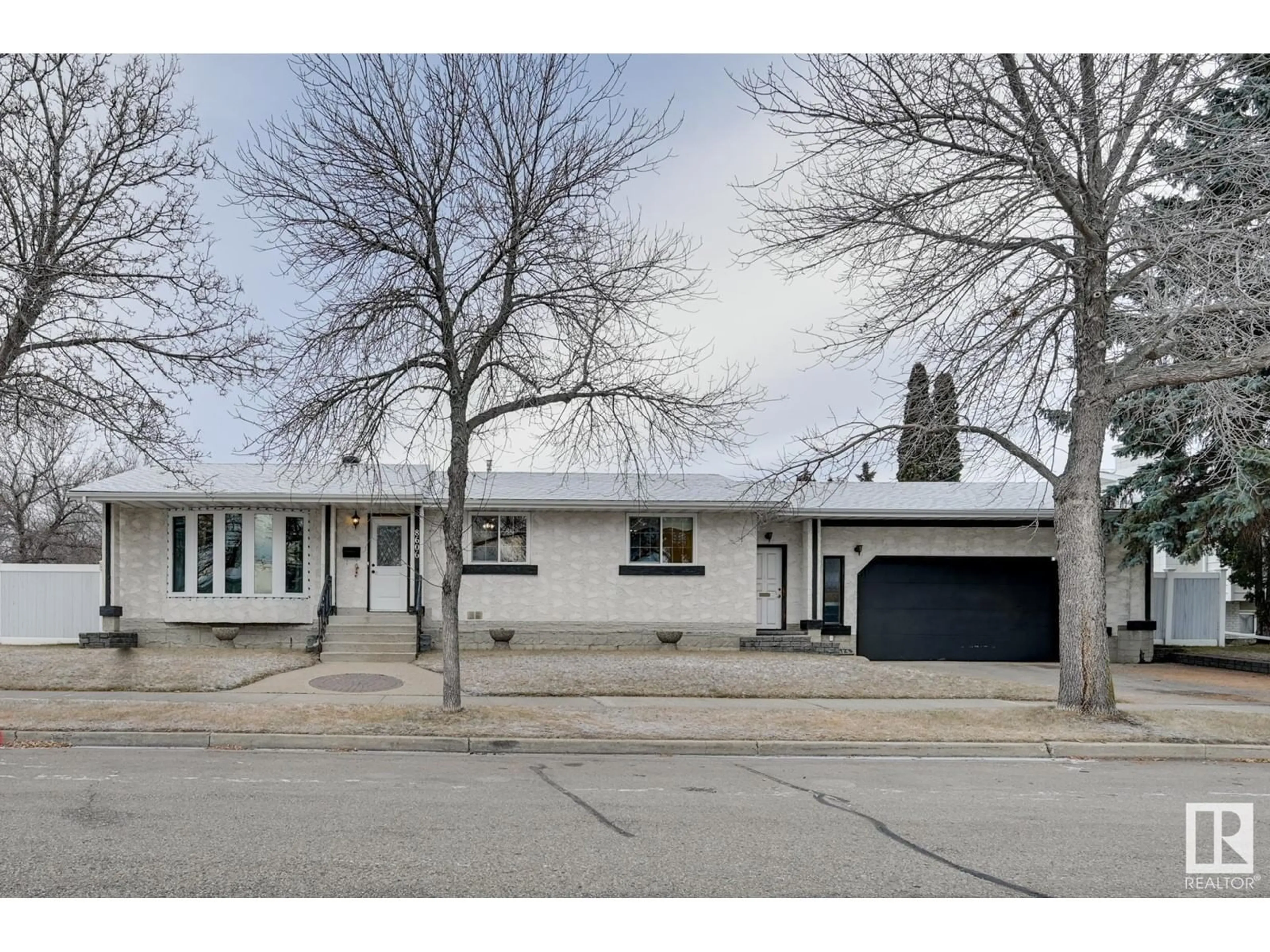 Frontside or backside of a home, the street view for 8606 92 AV, Fort Saskatchewan Alberta T8L1A2