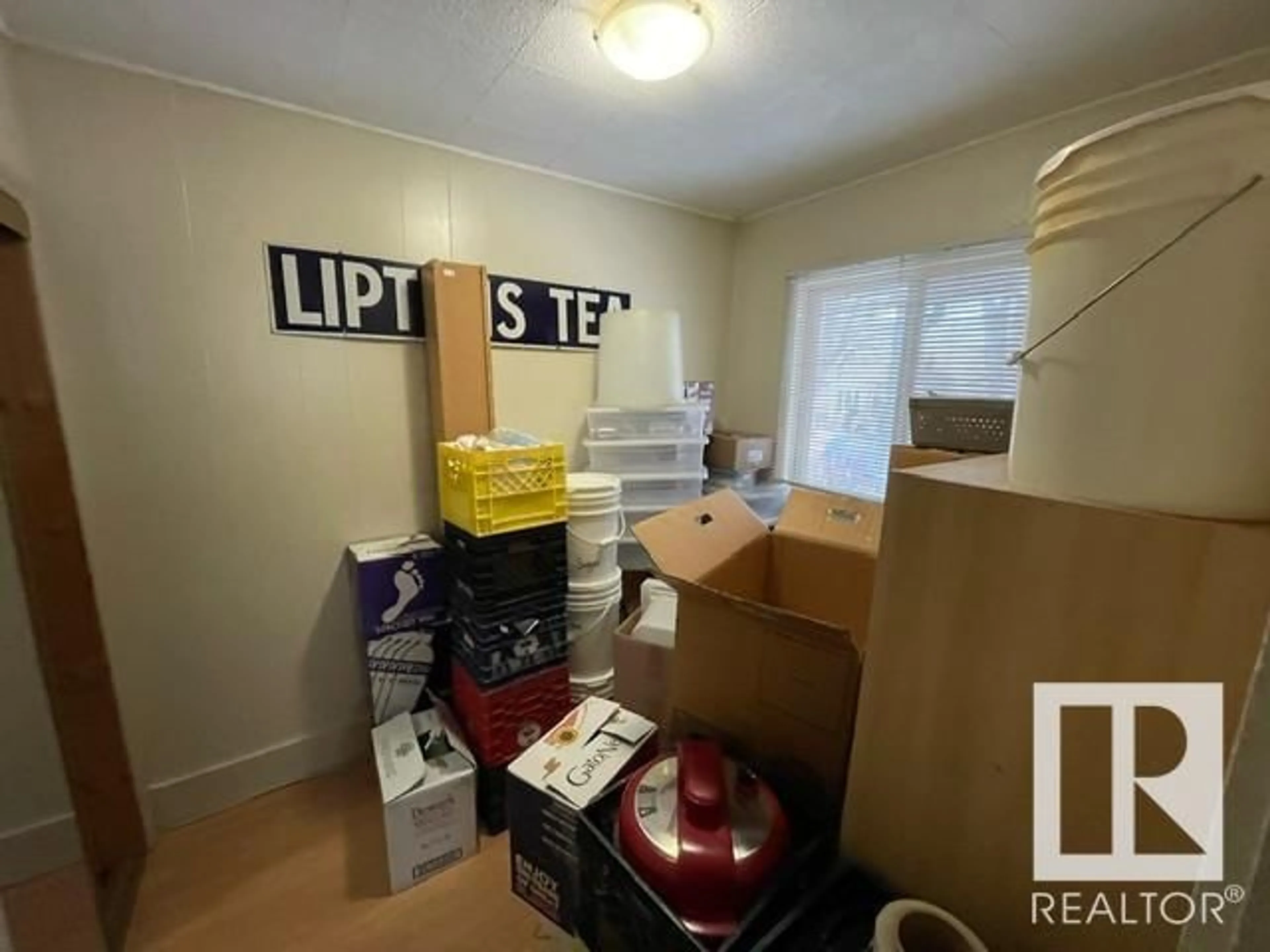 A pic of a room, unknown floor for 12008 77 ST NW, Edmonton Alberta T5B2G7