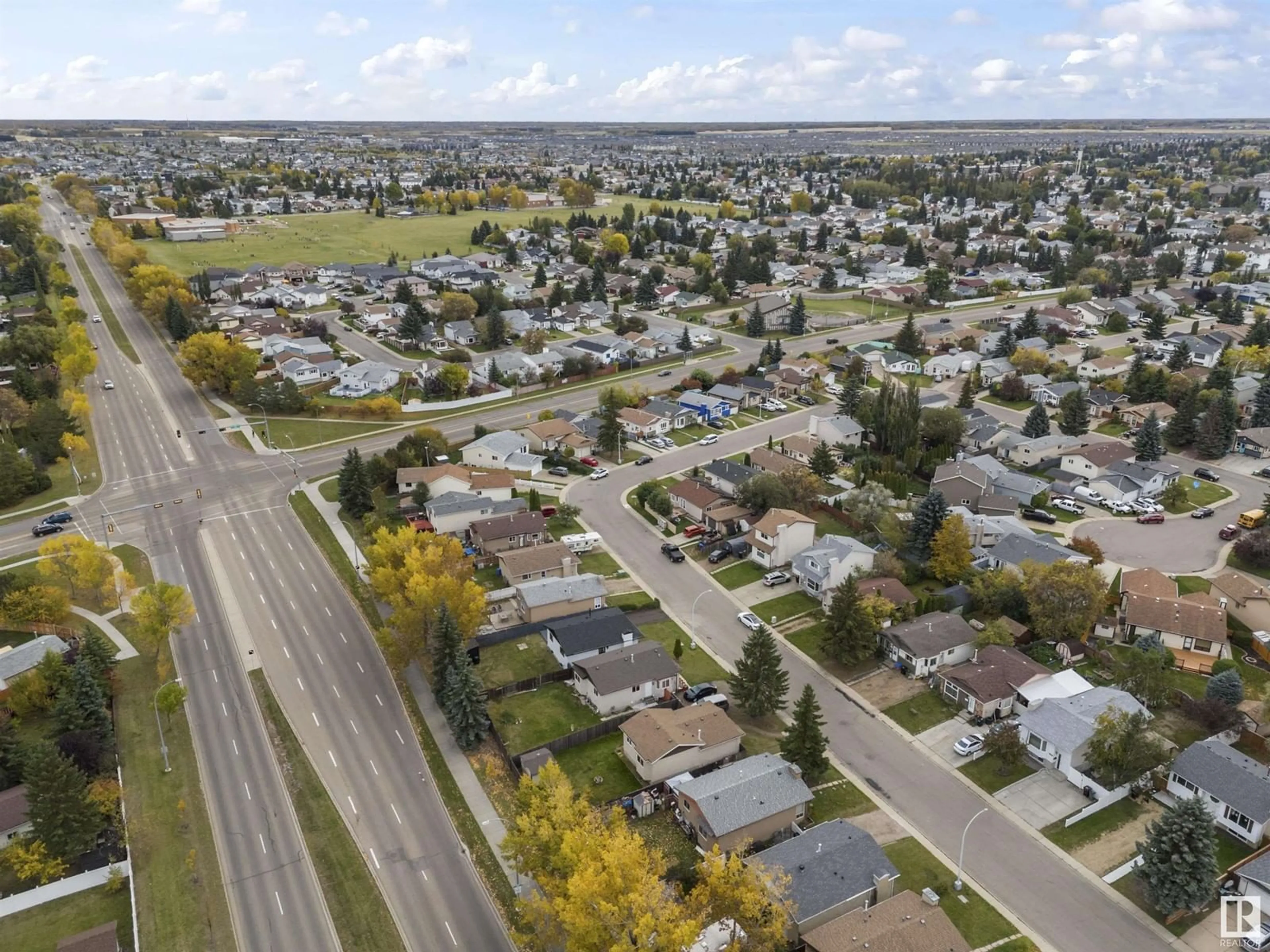 Frontside or backside of a home, the street view for 4424 33A AV NW, Edmonton Alberta T6L4X3