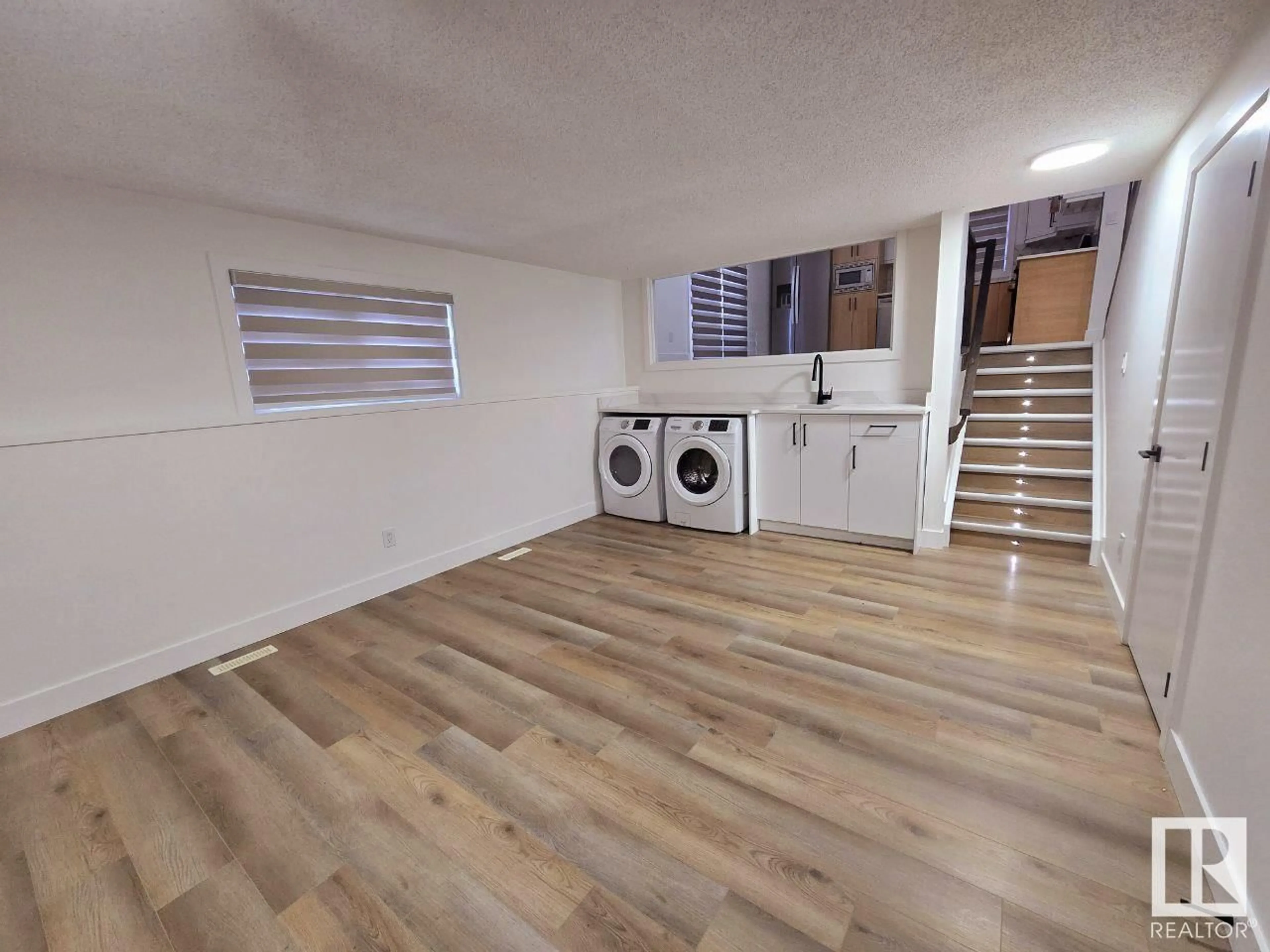 A pic of a room, unknown floor for 1135 49A ST NW, Edmonton Alberta T6L4C5