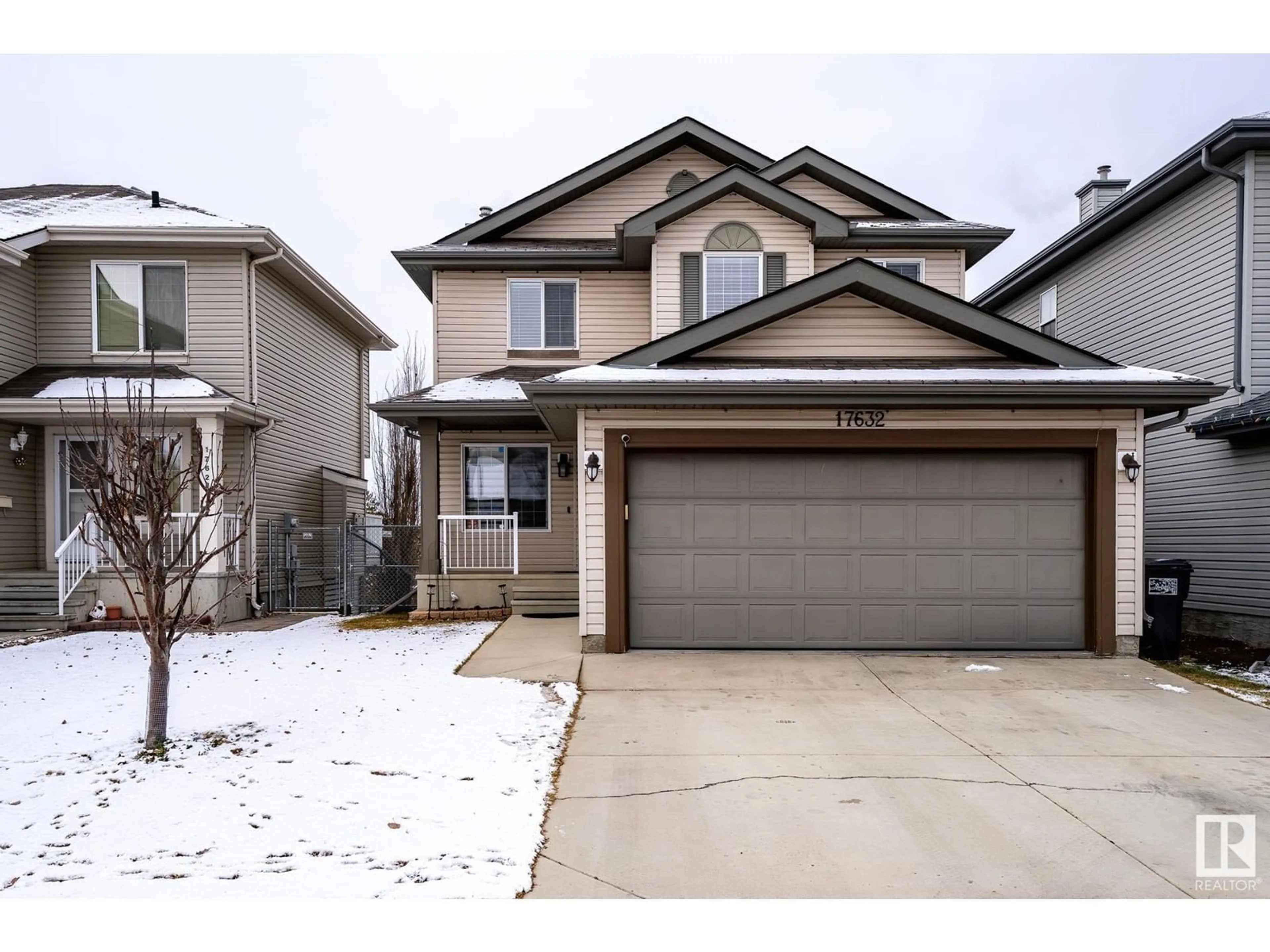 Frontside or backside of a home, the street view for 17632 87 ST NW, Edmonton Alberta T5Z0A4