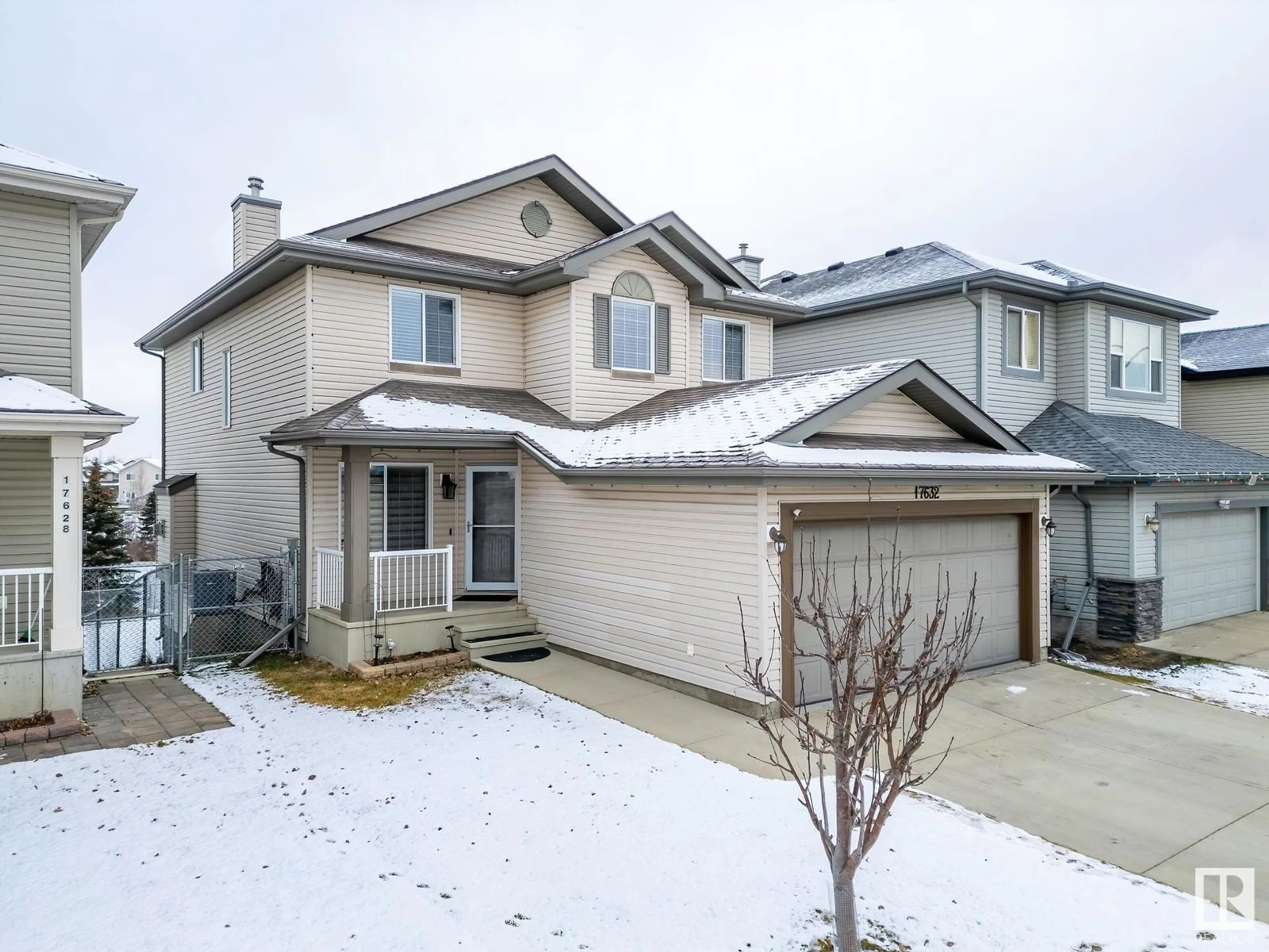 Frontside or backside of a home, the street view for 17632 87 ST NW, Edmonton Alberta T5Z0A4