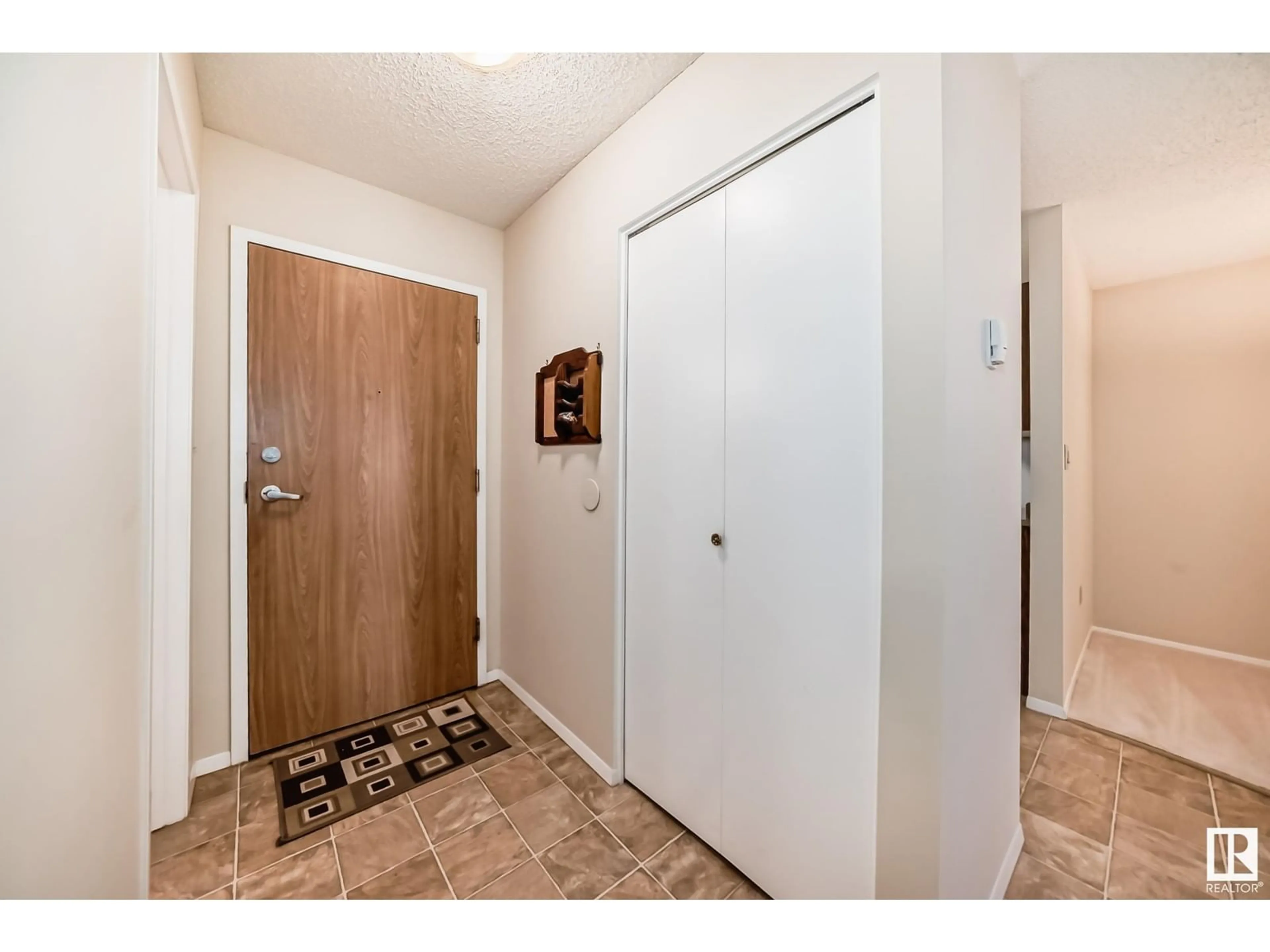 Indoor entryway, unknown floor for #203 18004 95 AV NW, Edmonton Alberta T5T5W3