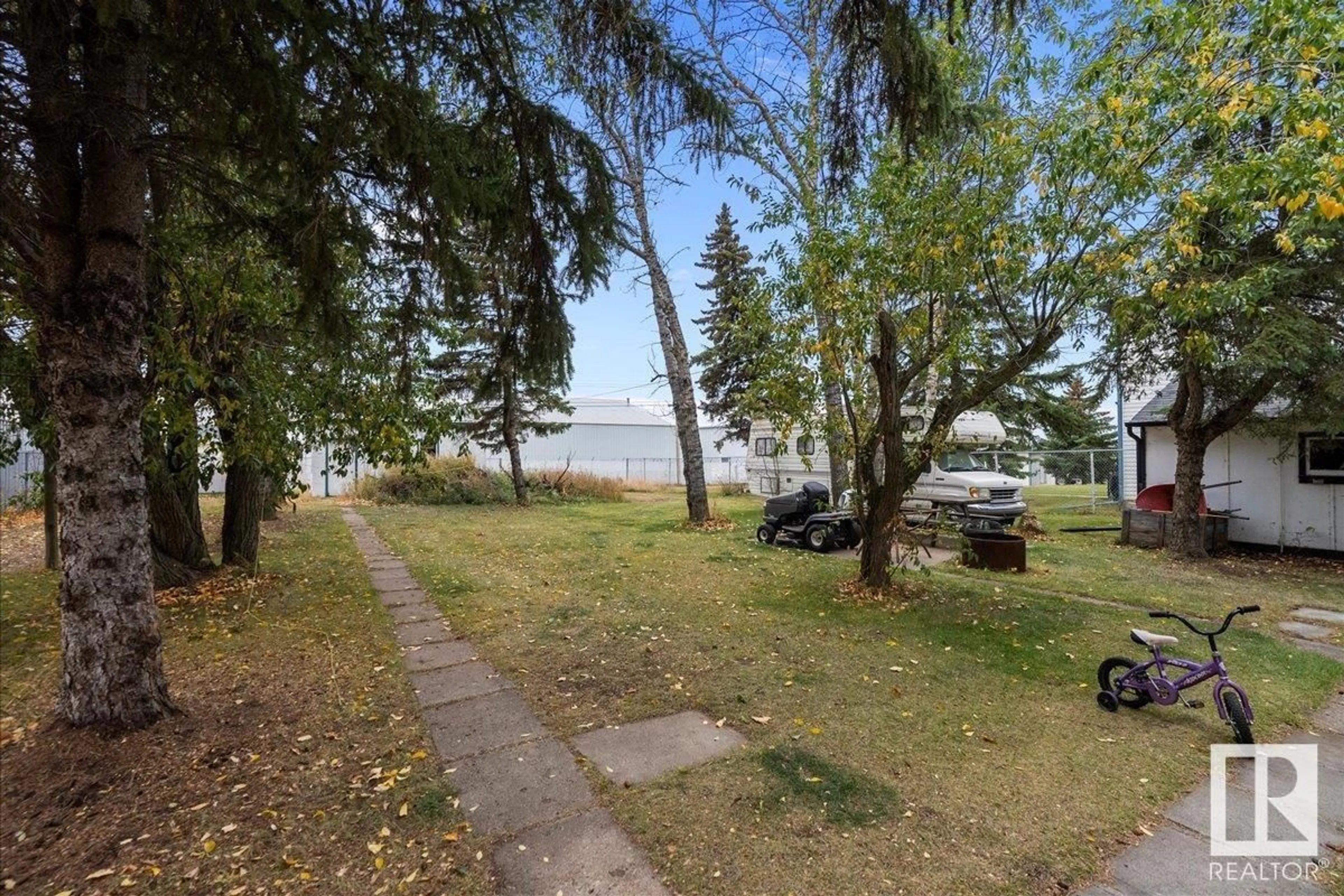 Patio, lake for 5123 52 AV, Tofield Alberta T0B4J0