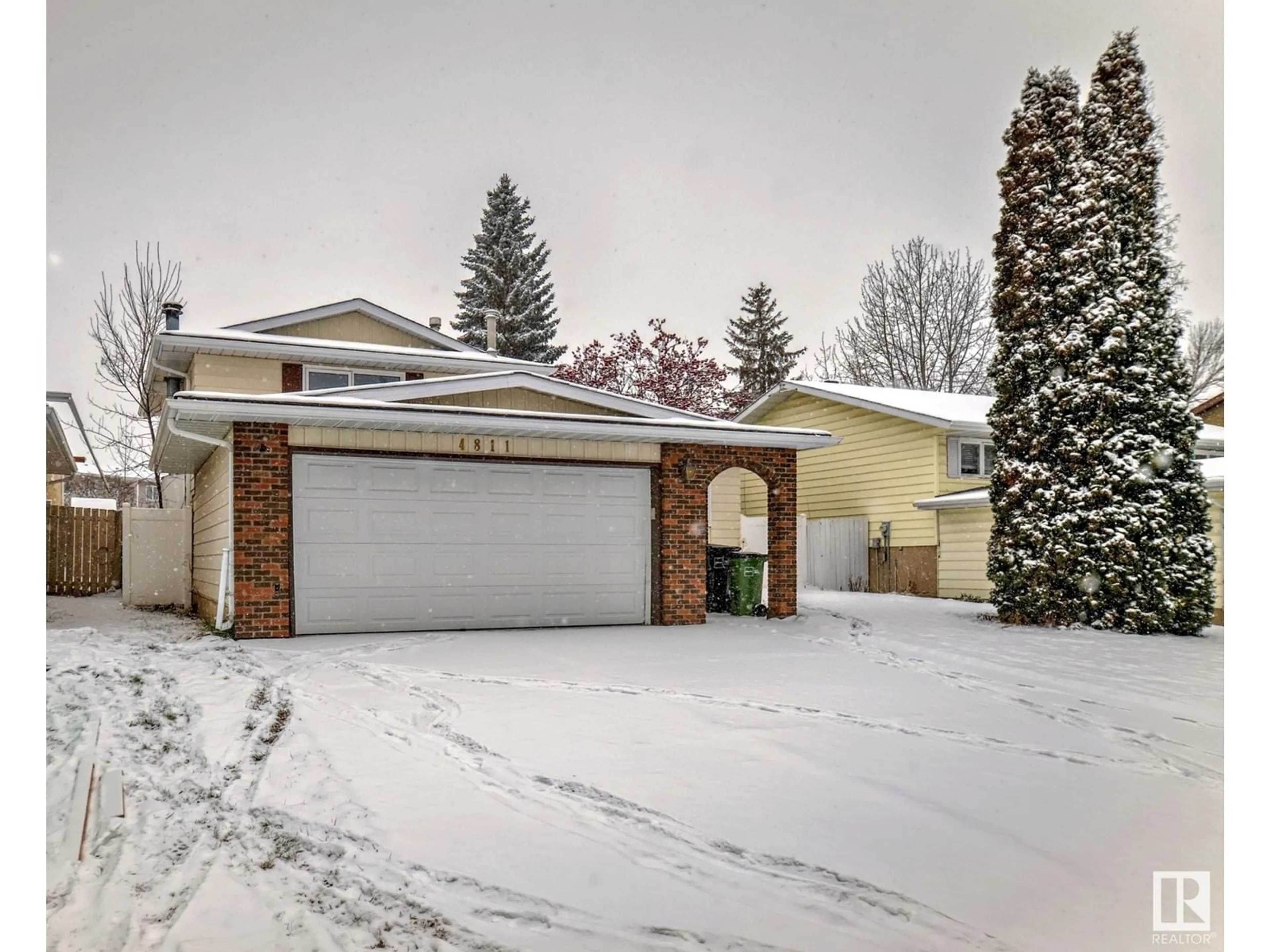 Frontside or backside of a home, the street view for 4811 17 AV NW, Edmonton Alberta T6L2Y8