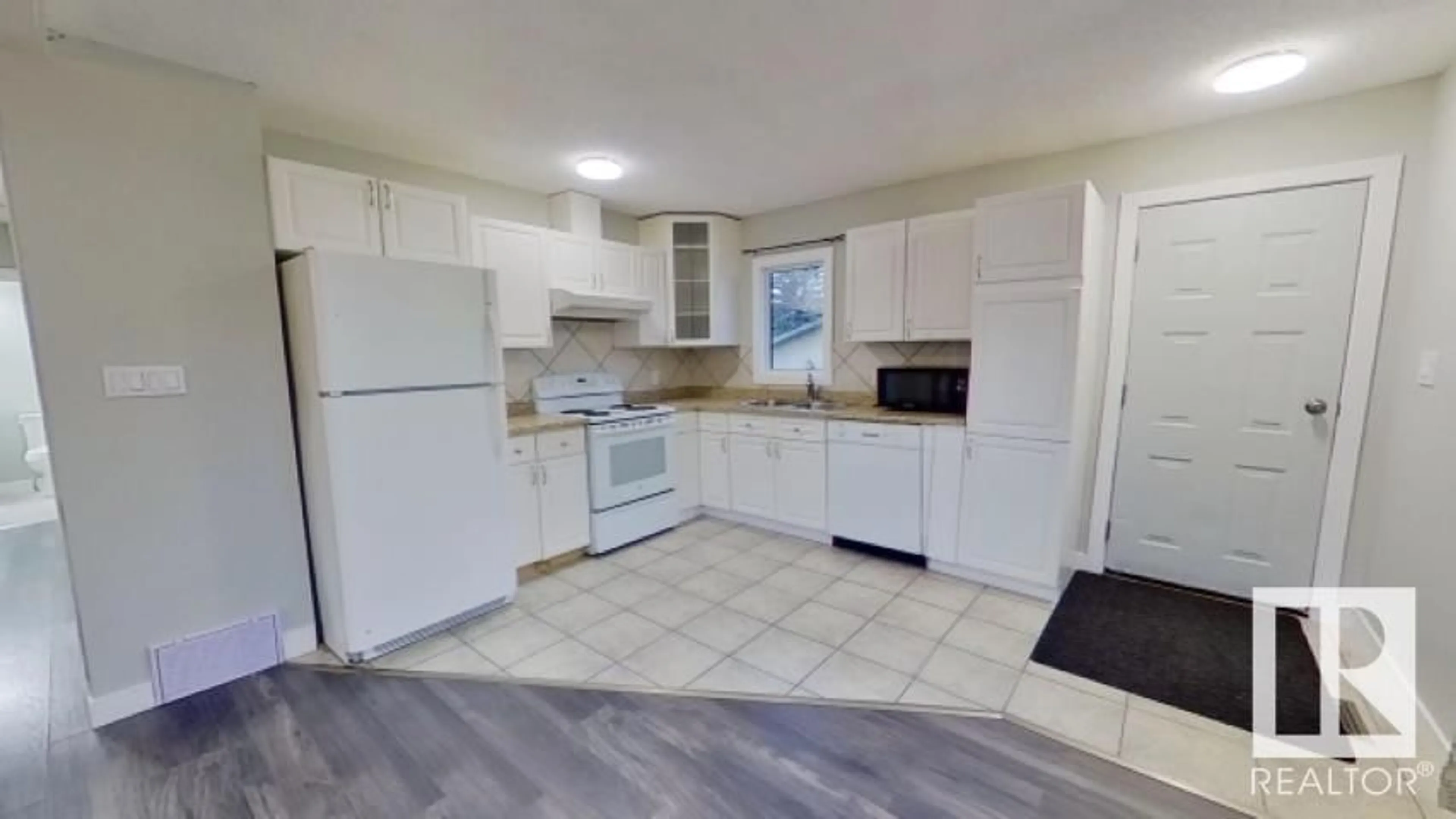 Standard kitchen, unknown floor, cottage for 1569 LAKEWOOD W NW, Edmonton Alberta T6K2V7