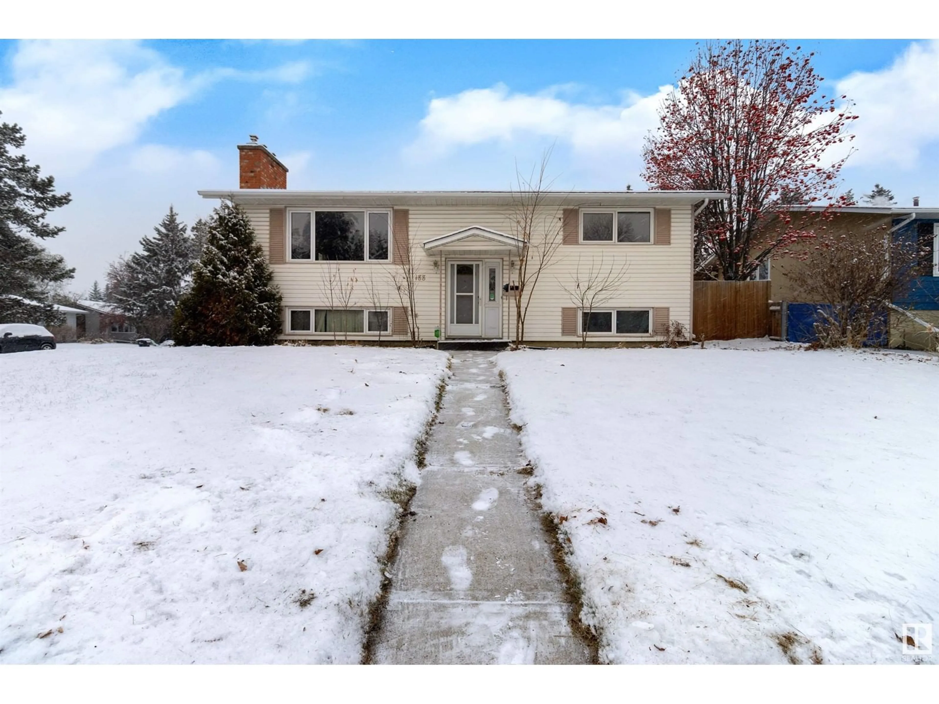 Frontside or backside of a home, the street view for 188 MARION DR, Sherwood Park Alberta T8A0M5