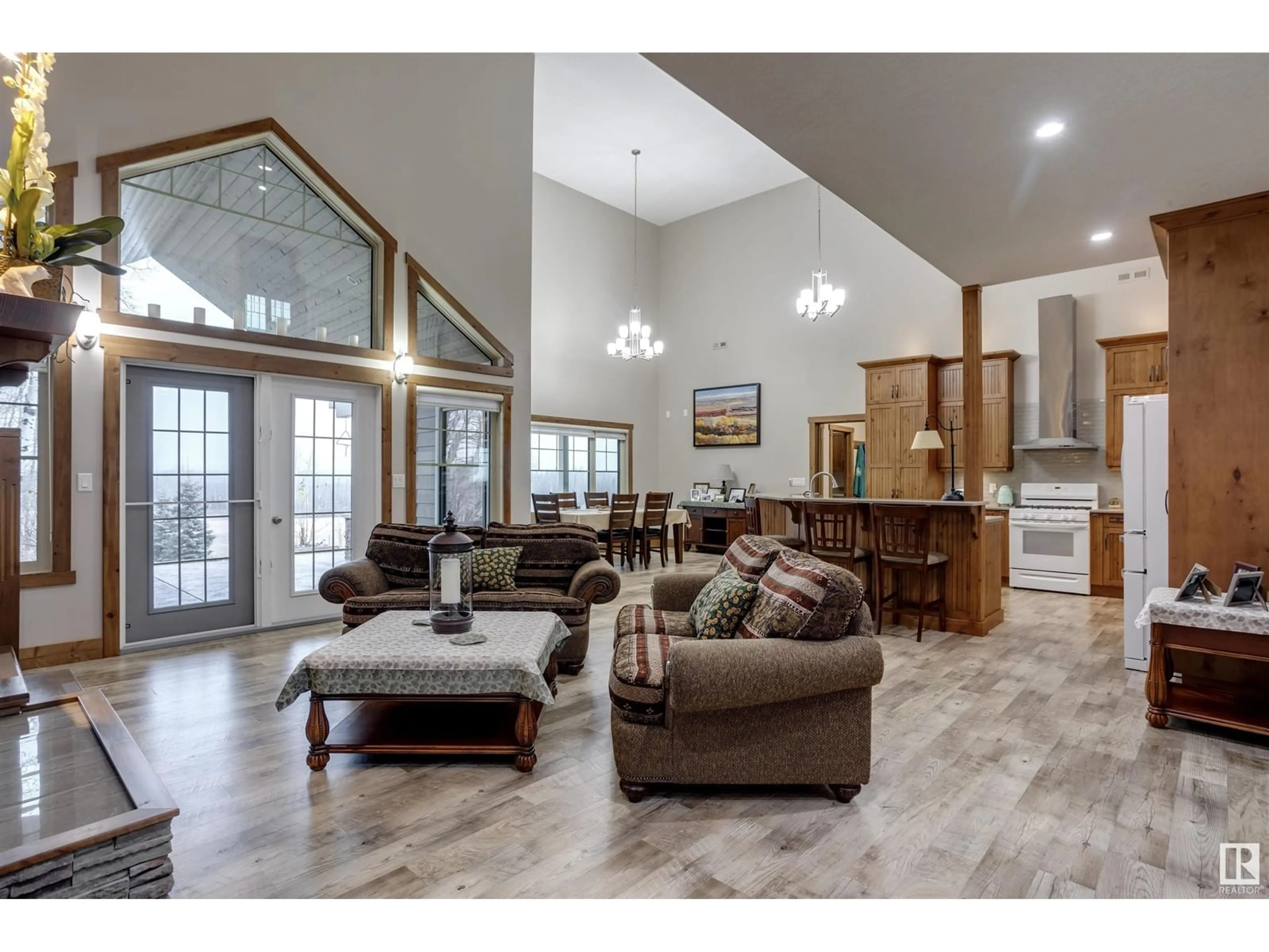 Indoor entryway for 7126 TOWNSHIP ROAD 514, Rural Parkland County Alberta T0E0S0
