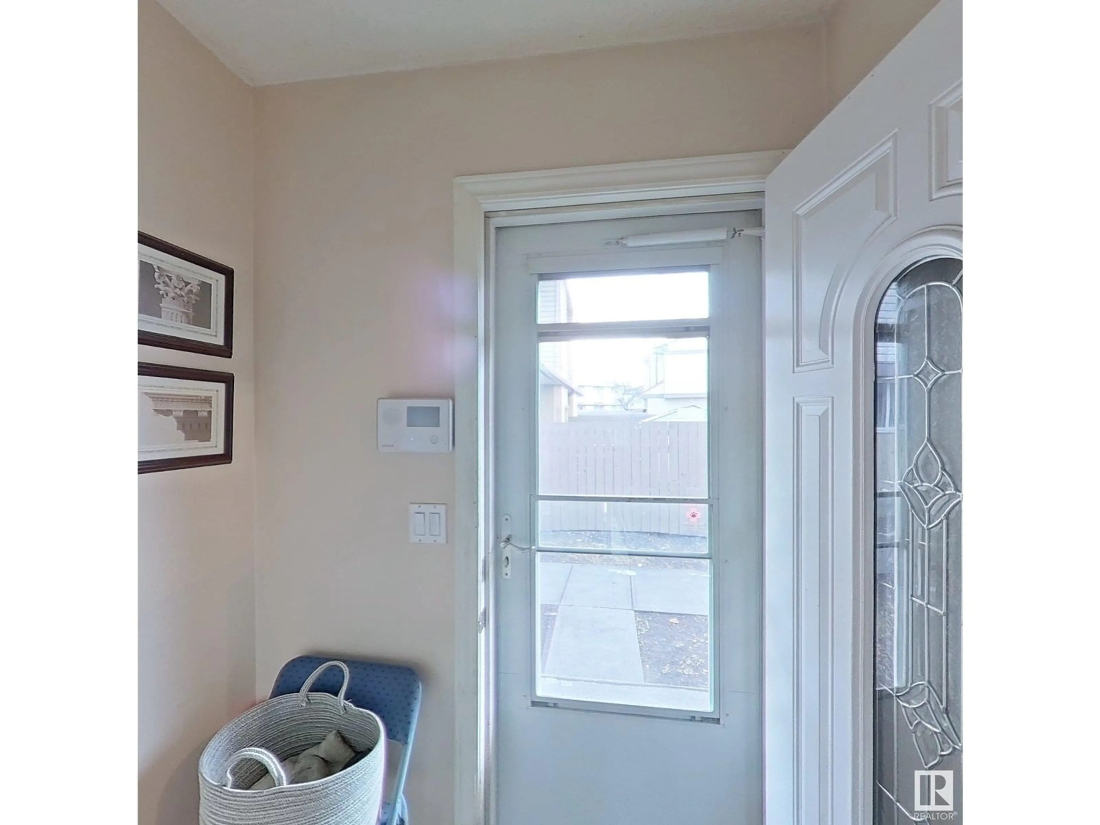 Indoor entryway for 13861 24 ST NW, Edmonton Alberta T5Y1K1