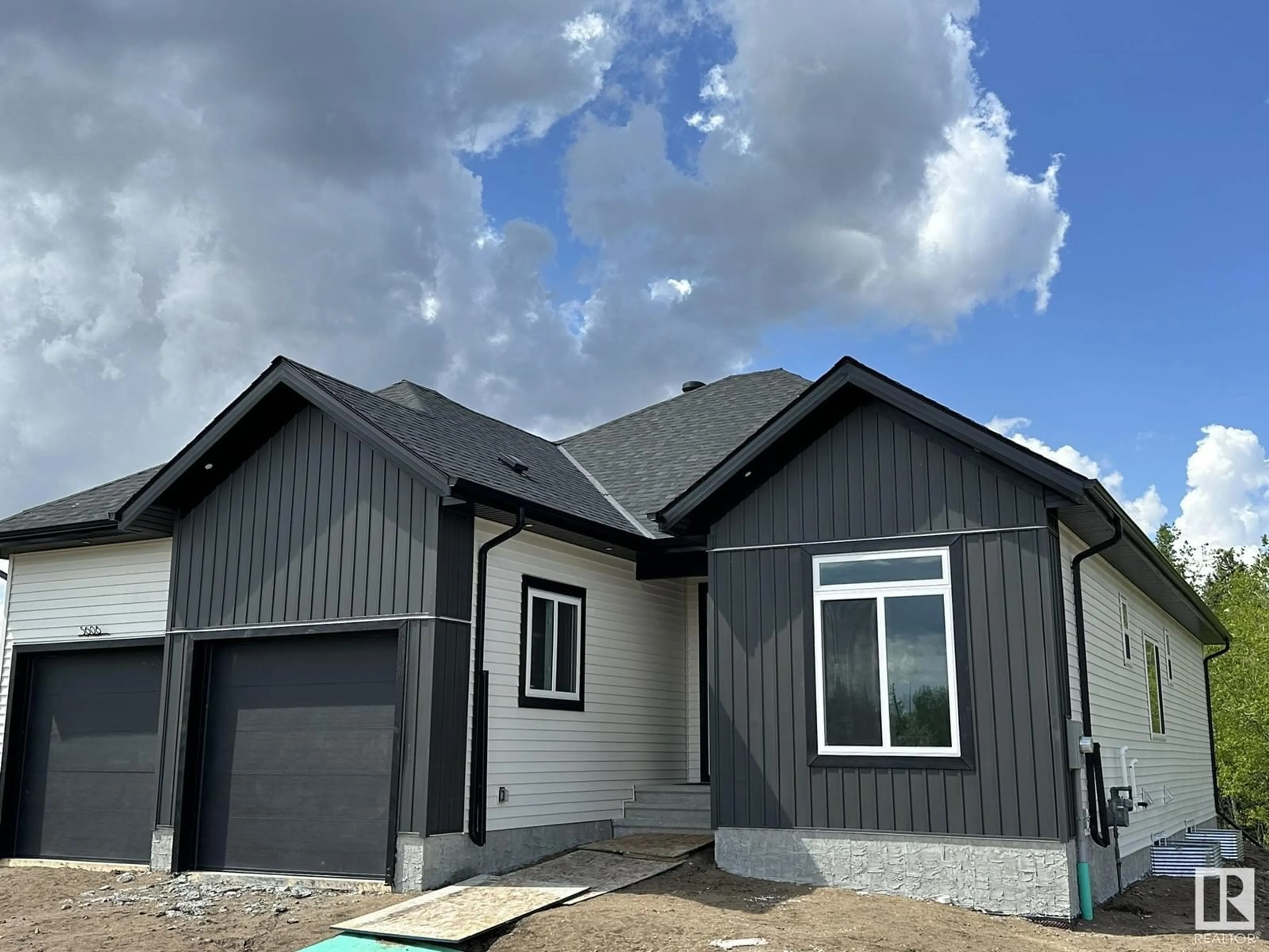 Home with vinyl exterior material, unknown for 5608 46 ST, Smoky Lake Town Alberta T0A3C0