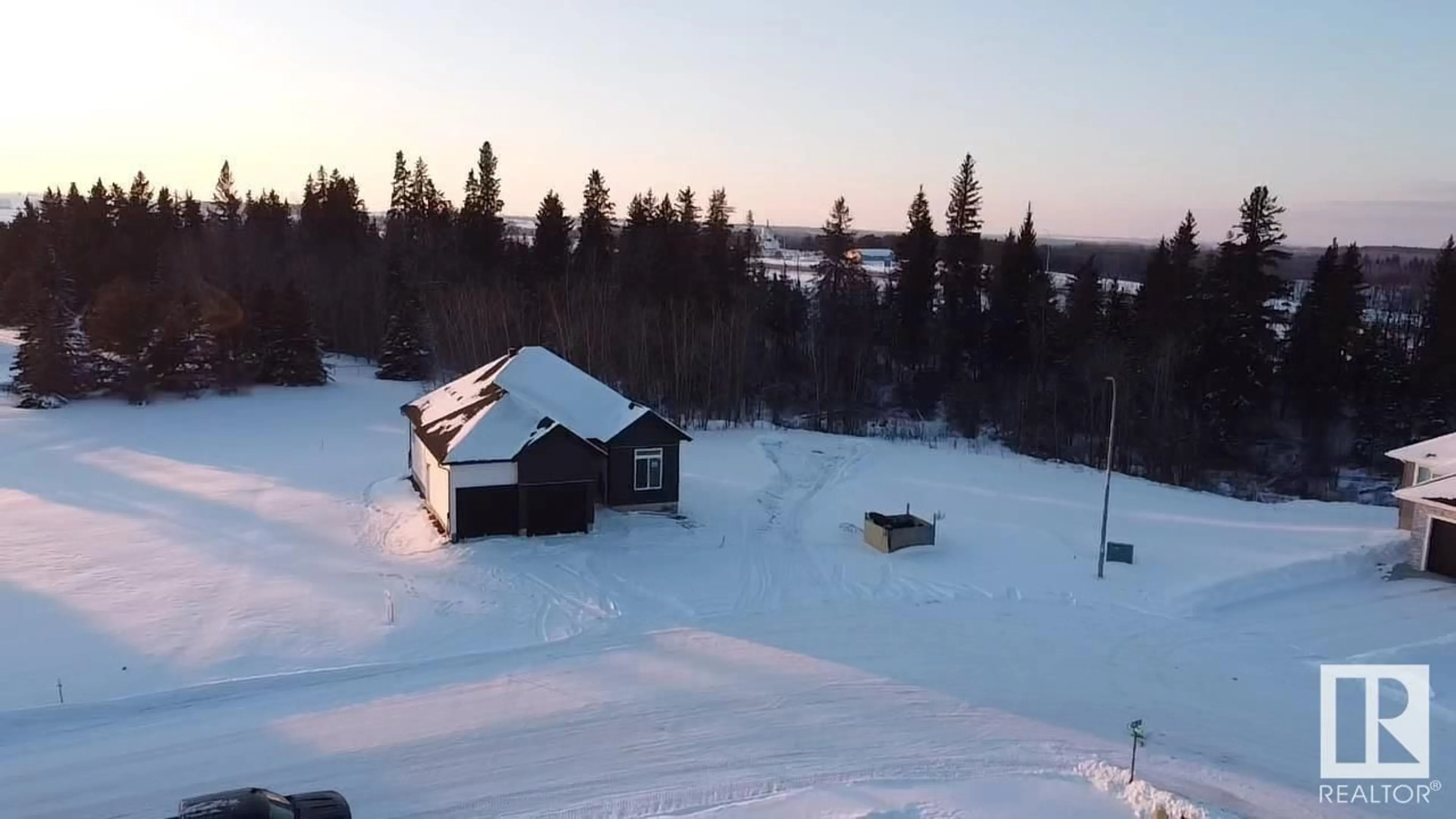 A pic from outside/outdoor area/front of a property/back of a property/a pic from drone, street for 5608 46 ST, Smoky Lake Town Alberta T0A3C0