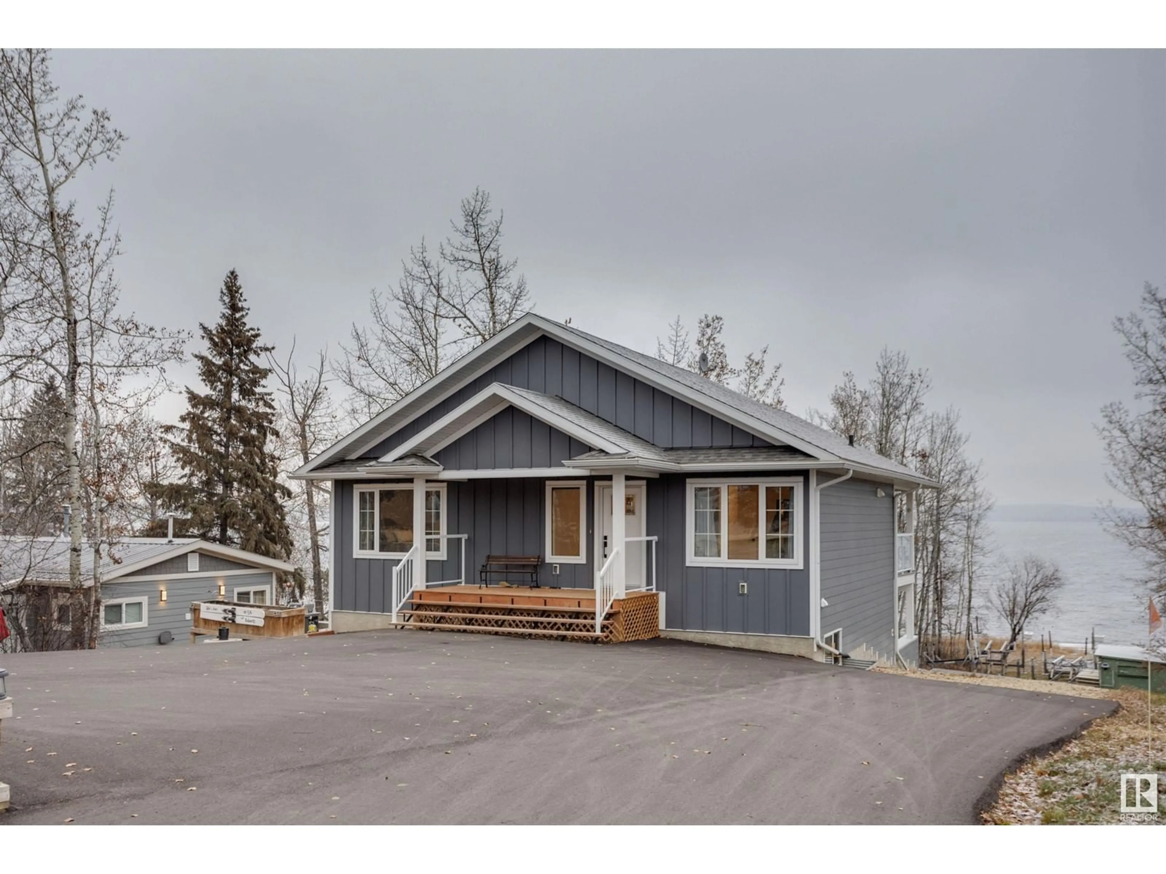 Home with vinyl exterior material, mountain view for #54 - 53004 RANGE ROAD 54A, Rural Parkland County Alberta T0E2B0