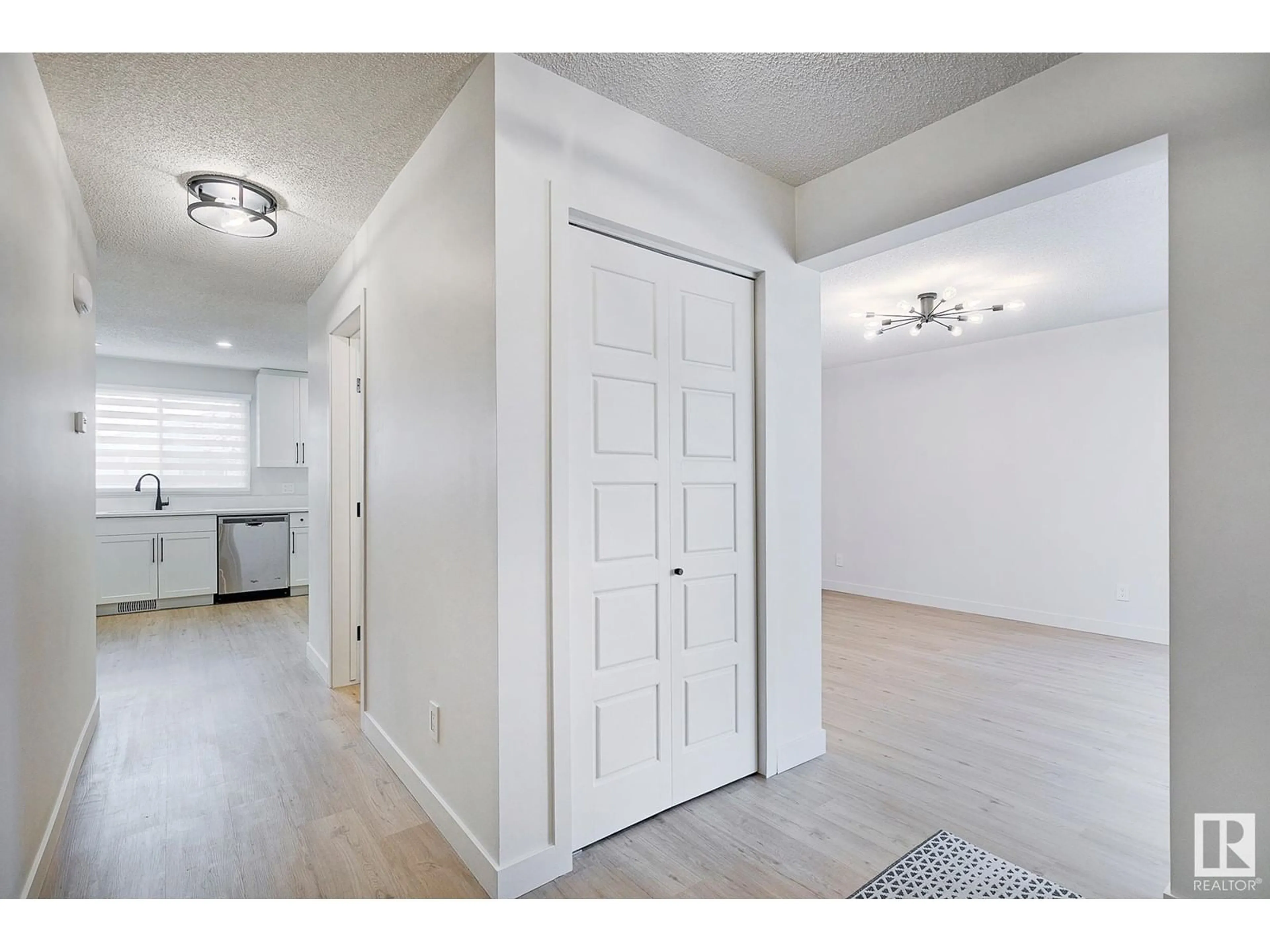 Indoor entryway, wood floors for 9316 176A ST NW, Edmonton Alberta T5R3G6