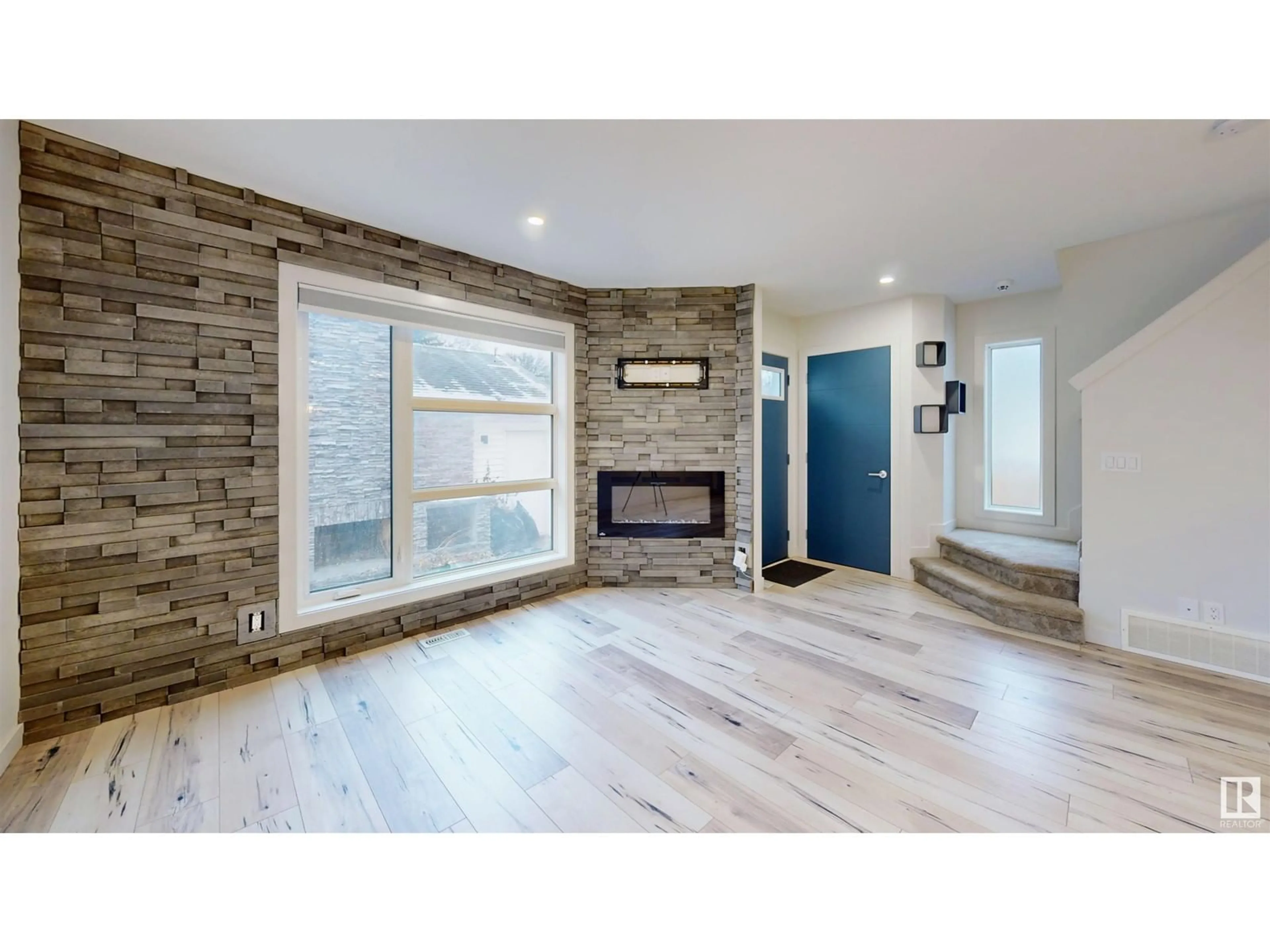 Indoor entryway, wood floors for 12045 95 ST NW, Edmonton Alberta T5G1M6