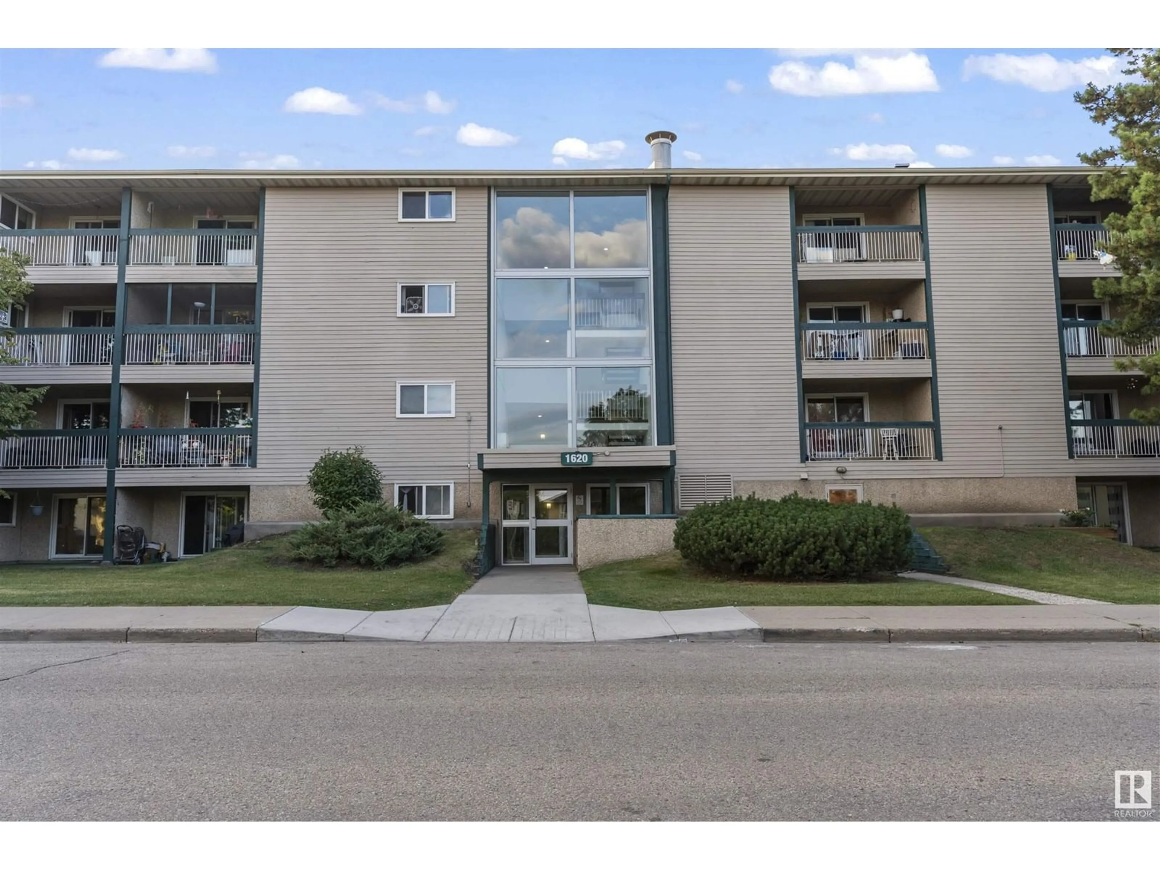 A pic from exterior of the house or condo, the front or back of building for #405 1620 48 ST NW, Edmonton Alberta T6L5P1