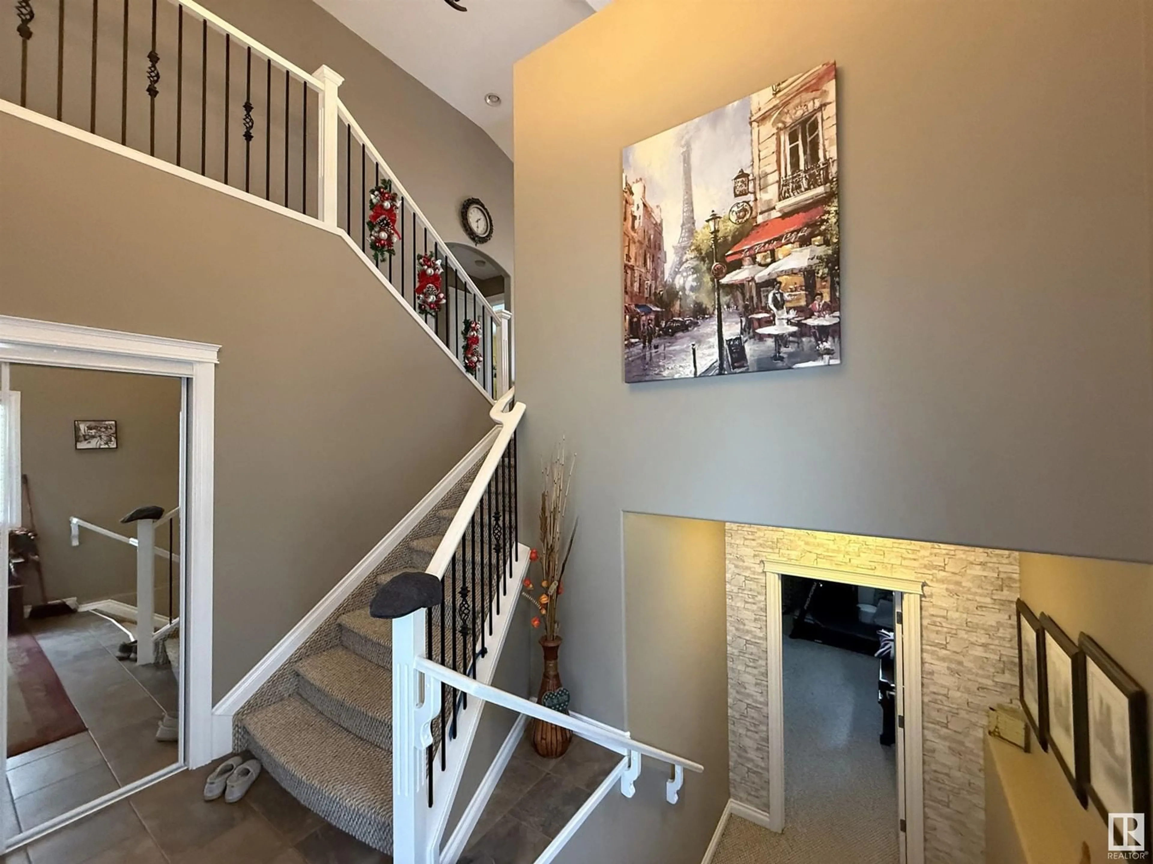 Indoor foyer, wood floors for 6208 53 AV, Beaumont Alberta T4X1V4