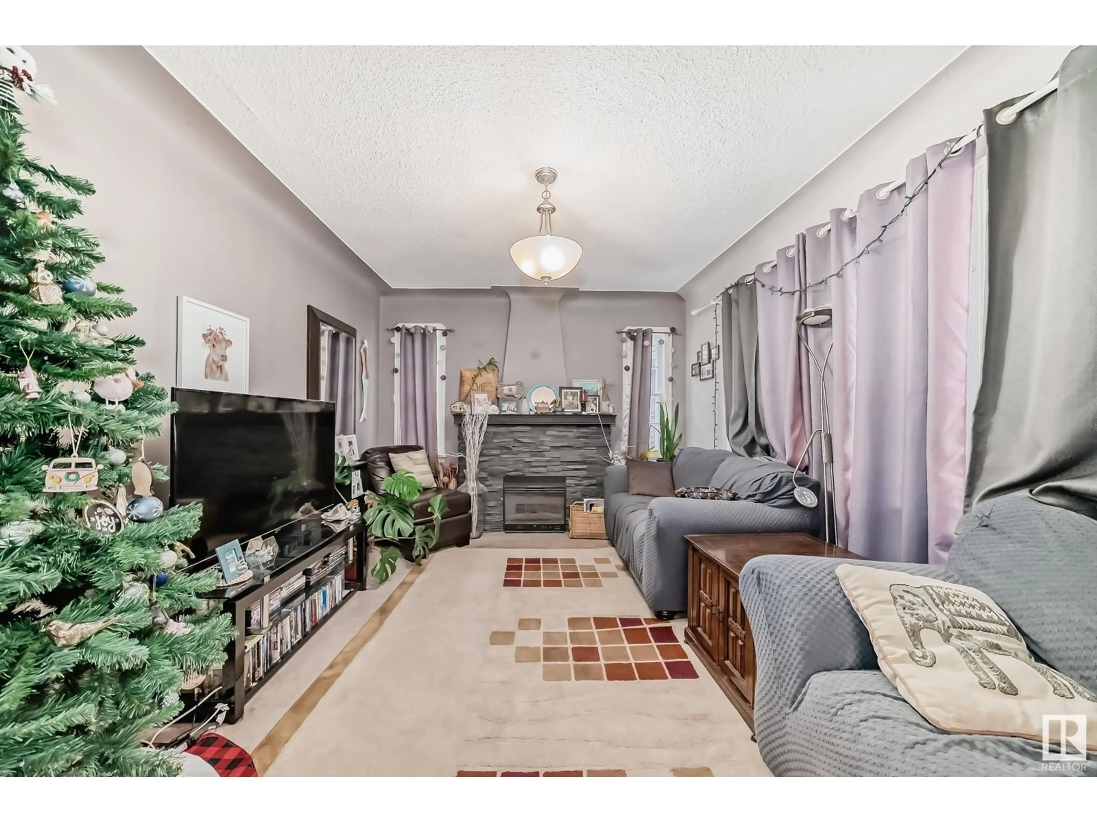 Living room, unknown floor for 12430 76 ST NW, Edmonton Alberta T5B2E7