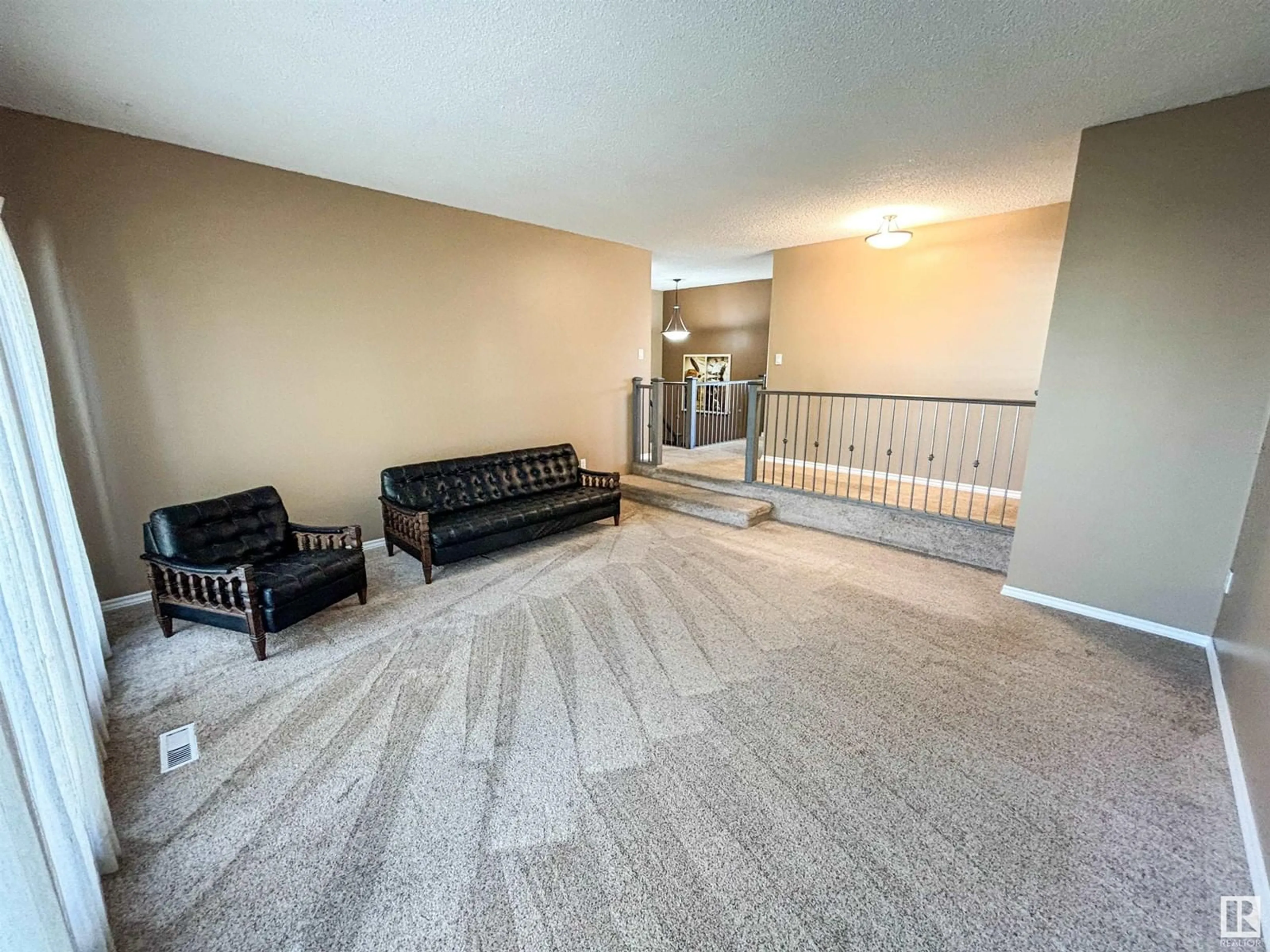 Indoor foyer, carpet floors for 4311 53A AV, Smoky Lake Town Alberta T0A3C0