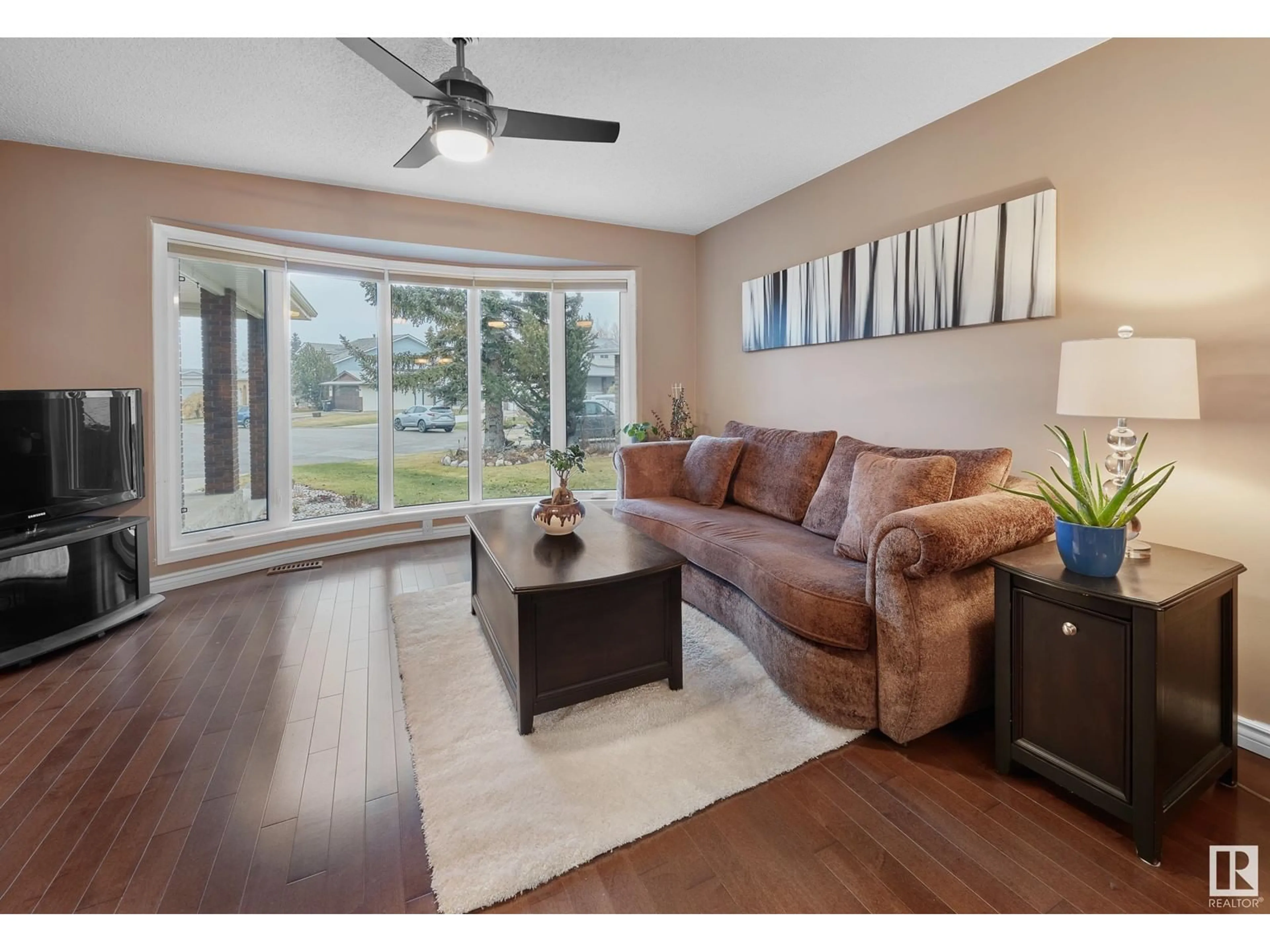 Living room, wood floors for 1428 104 ST NW, Edmonton Alberta T6J5R6