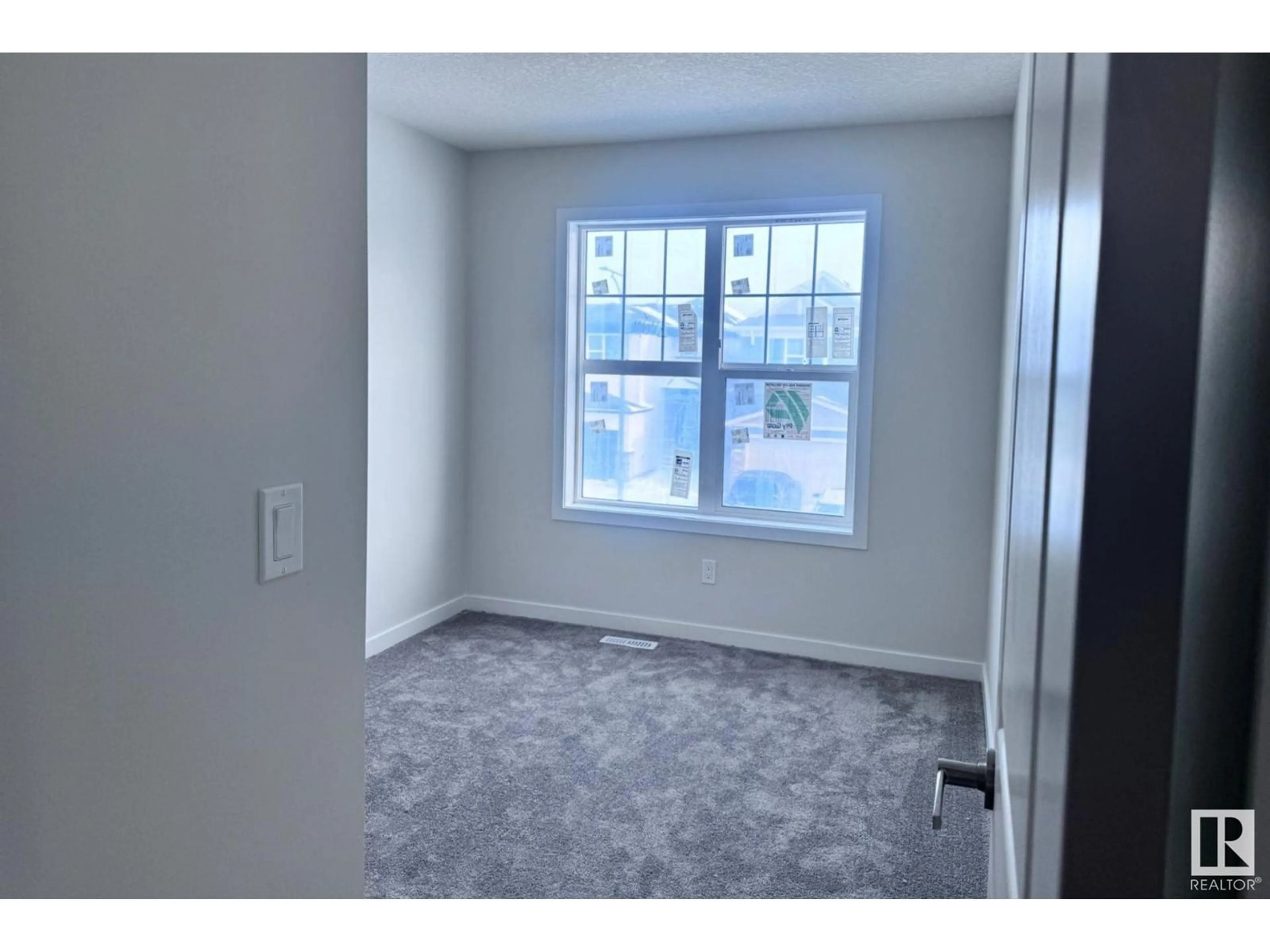 A pic of a room for 3516 ERLANGER LINK LI NW, Edmonton Alberta T6M0N9