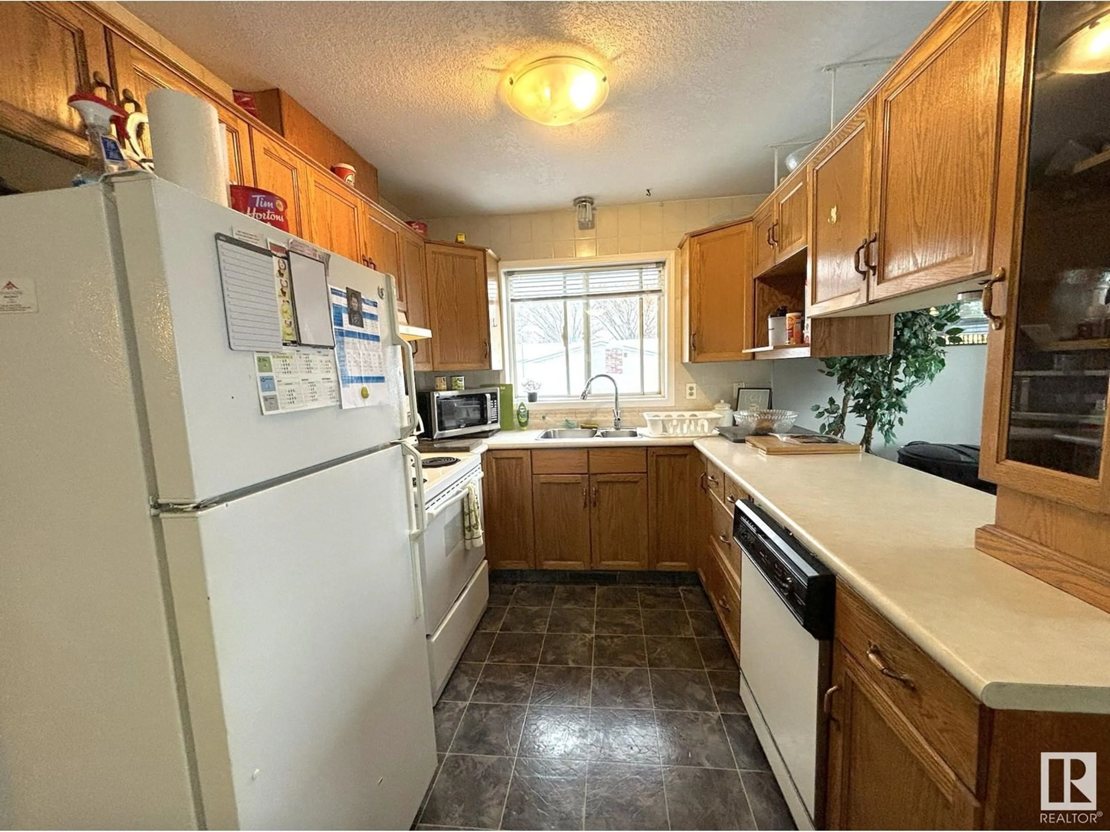 Standard kitchen, cottage for 12227 65 ST NW, Edmonton Alberta T5W4M1