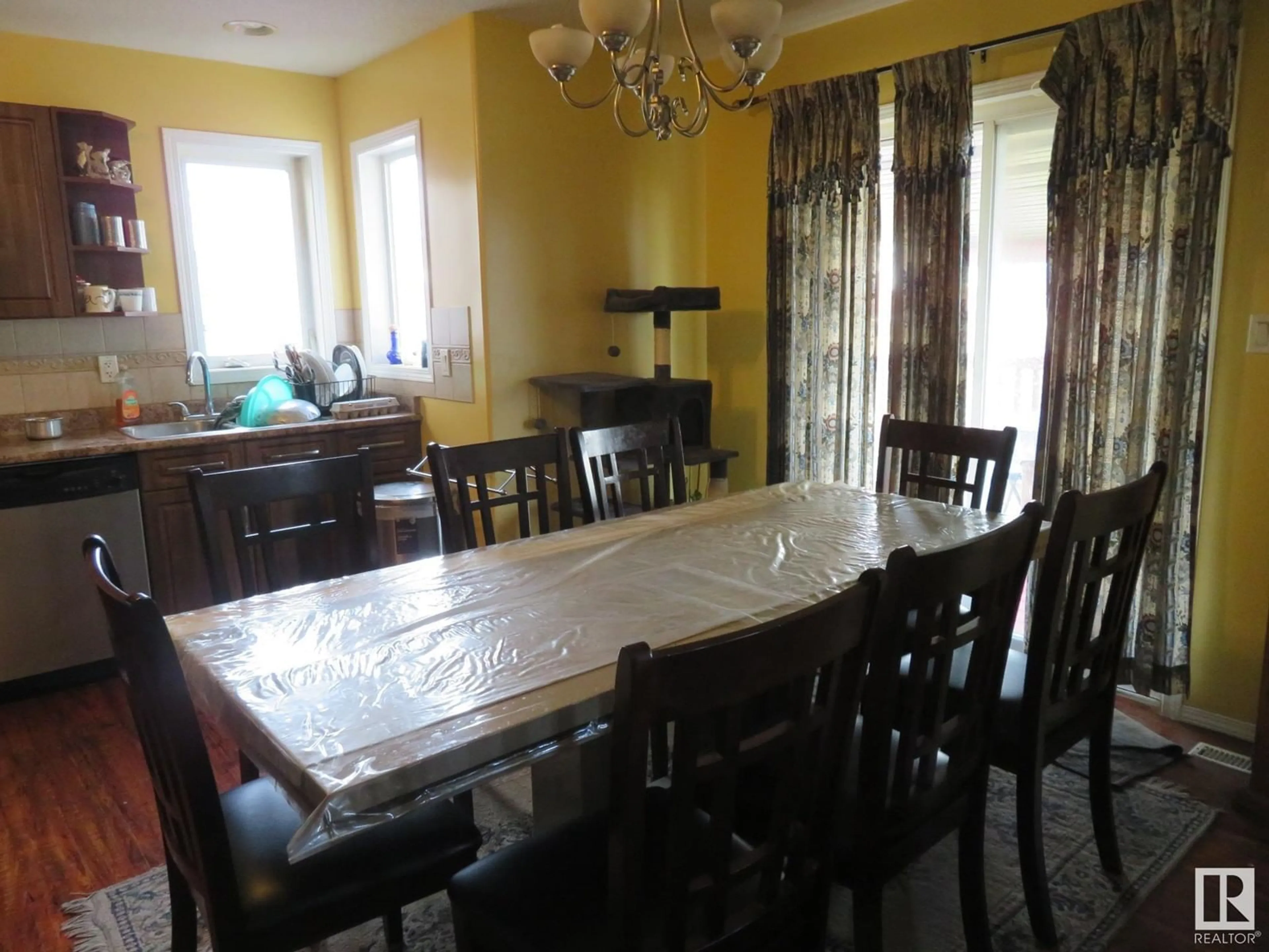 Dining room, wood floors, cottage for 3315 21 ST NW, Edmonton Alberta T6T0C4