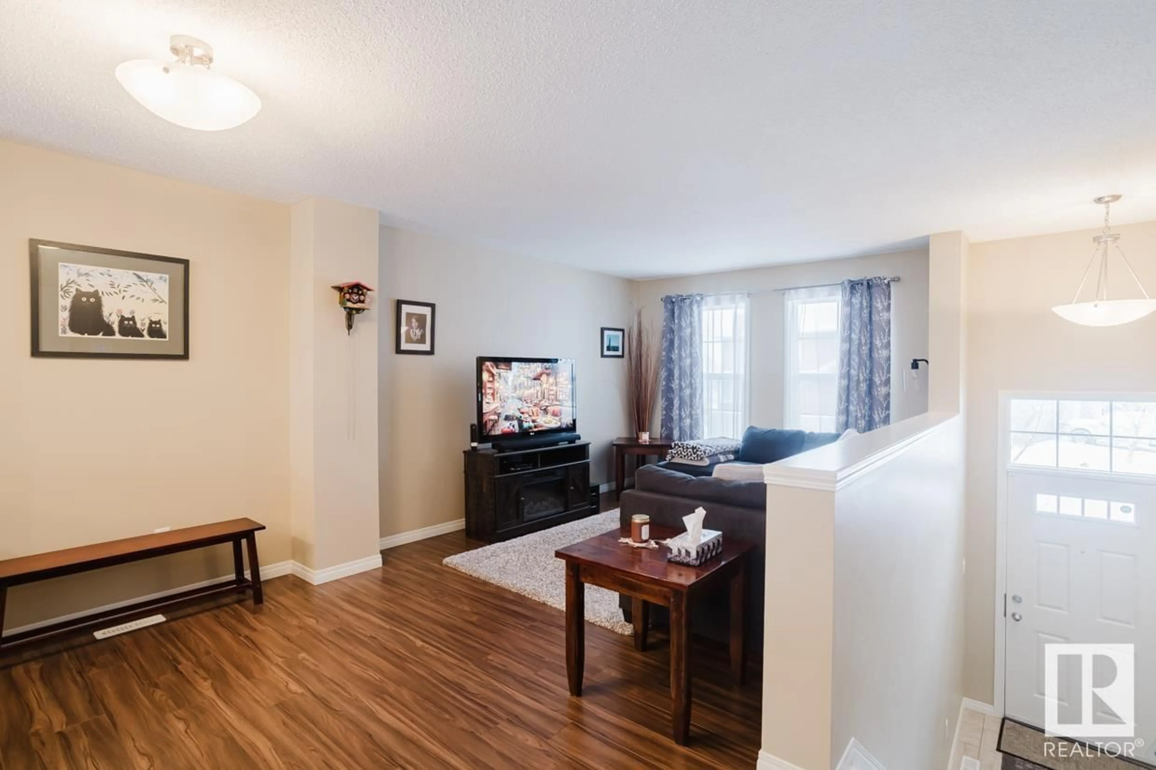 Living room, wood floors for 567 ORCHARDS BV SW, Edmonton Alberta T6X1V2