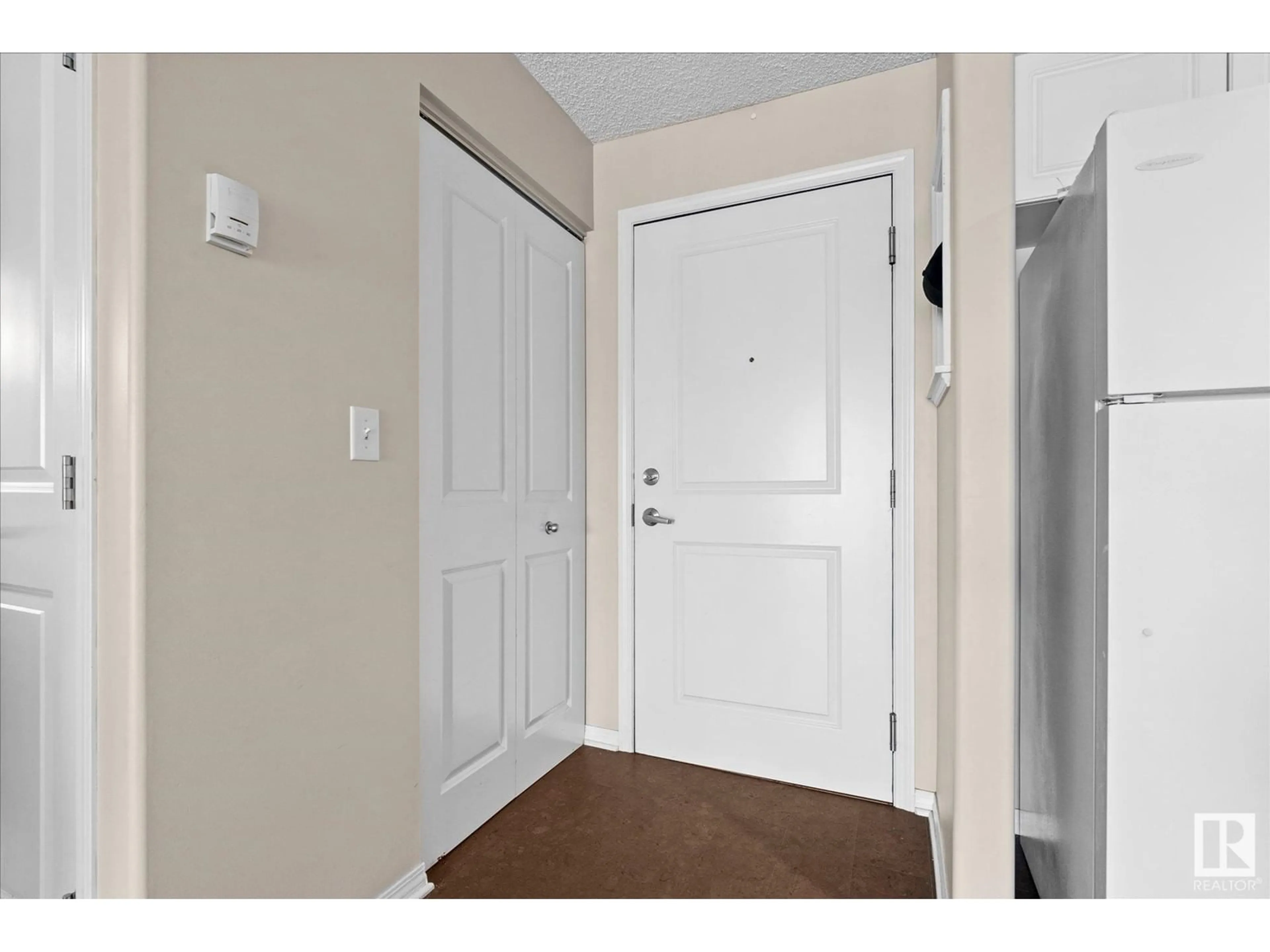 Indoor entryway, wood floors for #238 16221 95 ST NW, Edmonton Alberta T5Z3V3