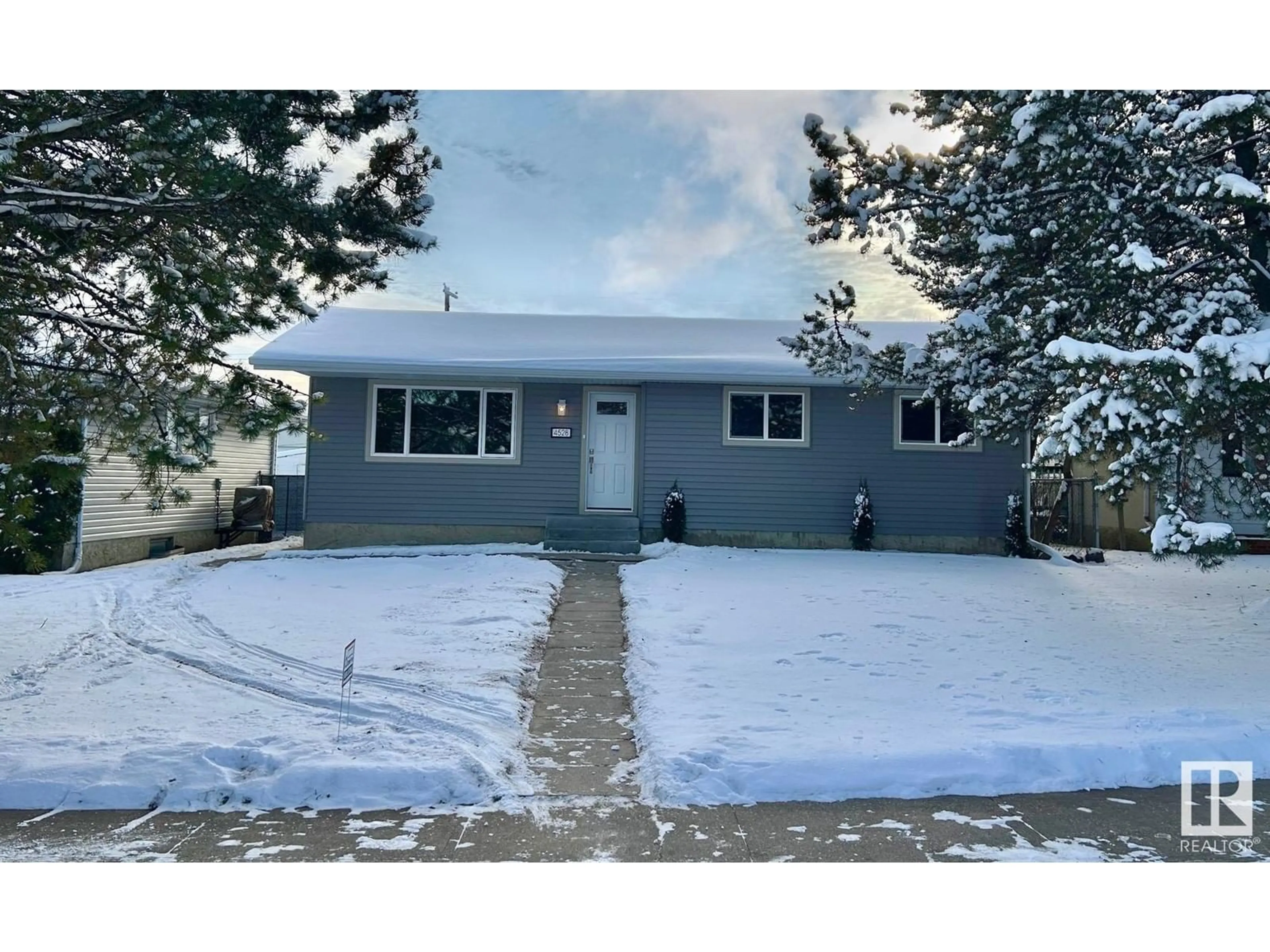 Frontside or backside of a home, cottage for 4528 45 AV, Stony Plain Alberta T7Z0A1