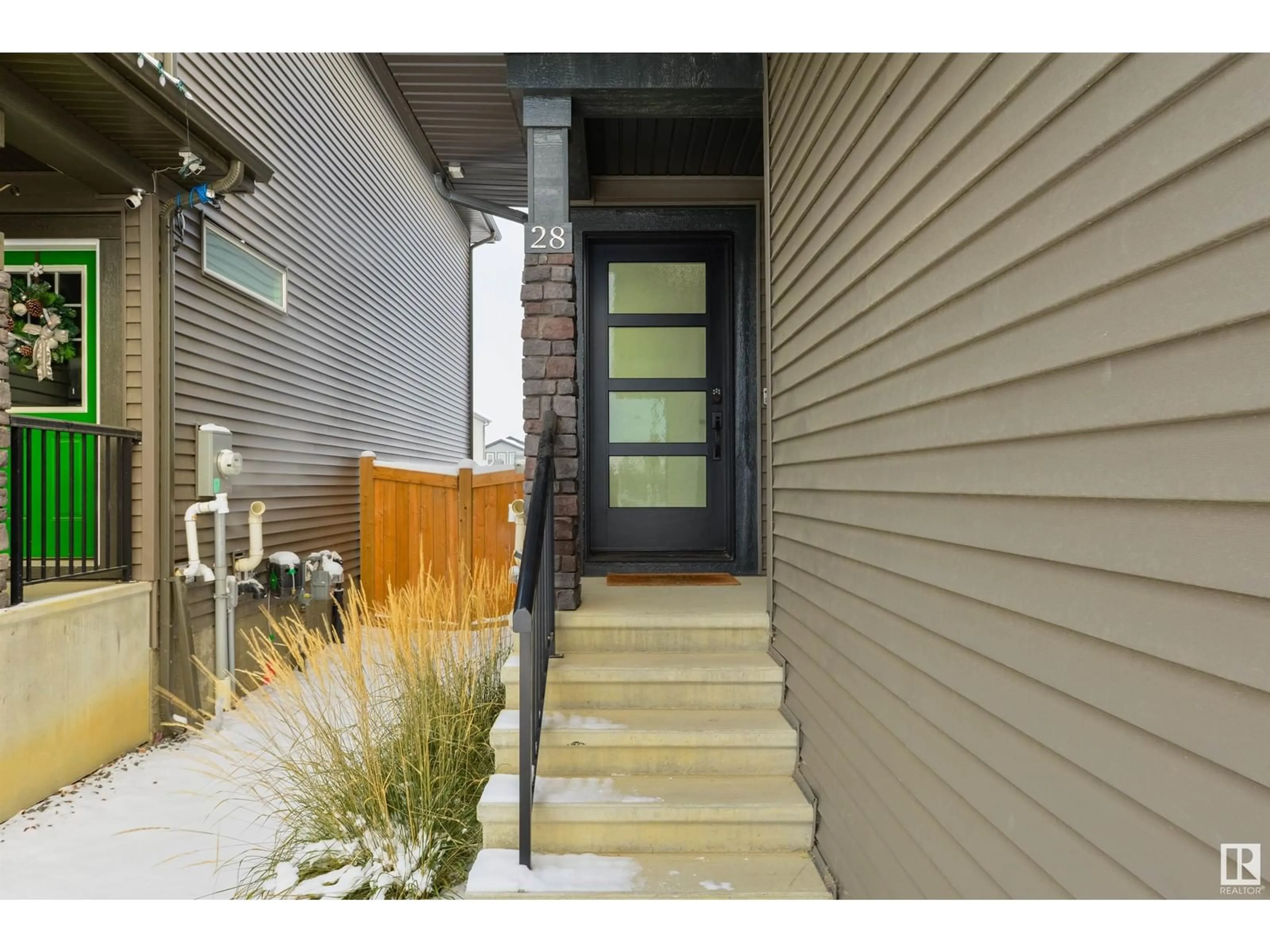 Indoor entryway, wood floors for 28 PRESCOTT BV, Spruce Grove Alberta T7X0R5