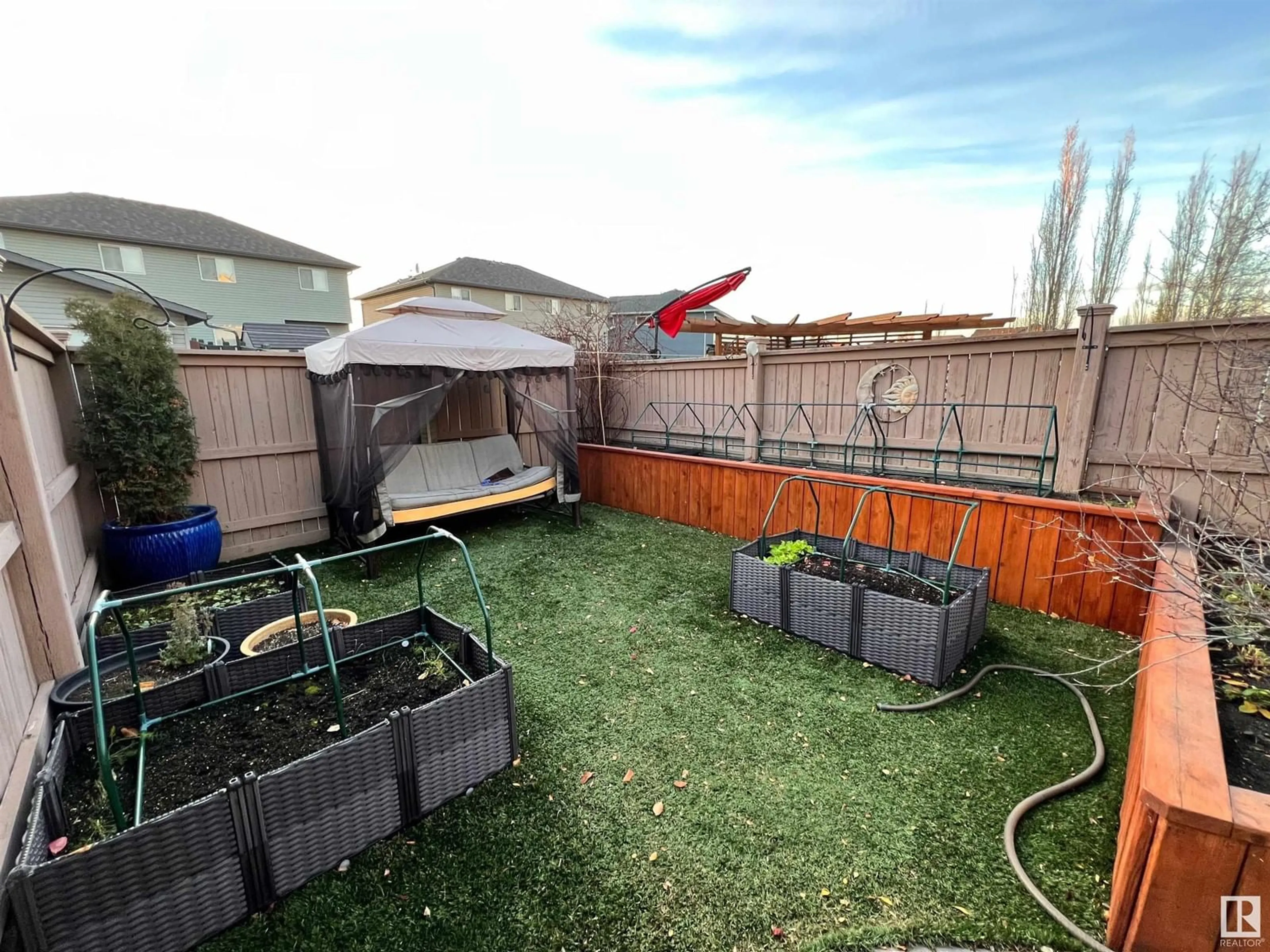 A pic from outside/outdoor area/front of a property/back of a property/a pic from drone, street for 640 CRIMSON DR, Sherwood Park Alberta T8H0B2